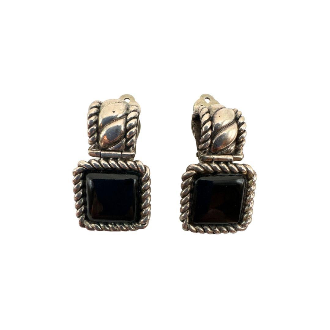 Vintage Art Deco Black Glass and Silver Clip-On Old Fashion Earrings In Excellent Condition For Sale In Jacksonville, FL