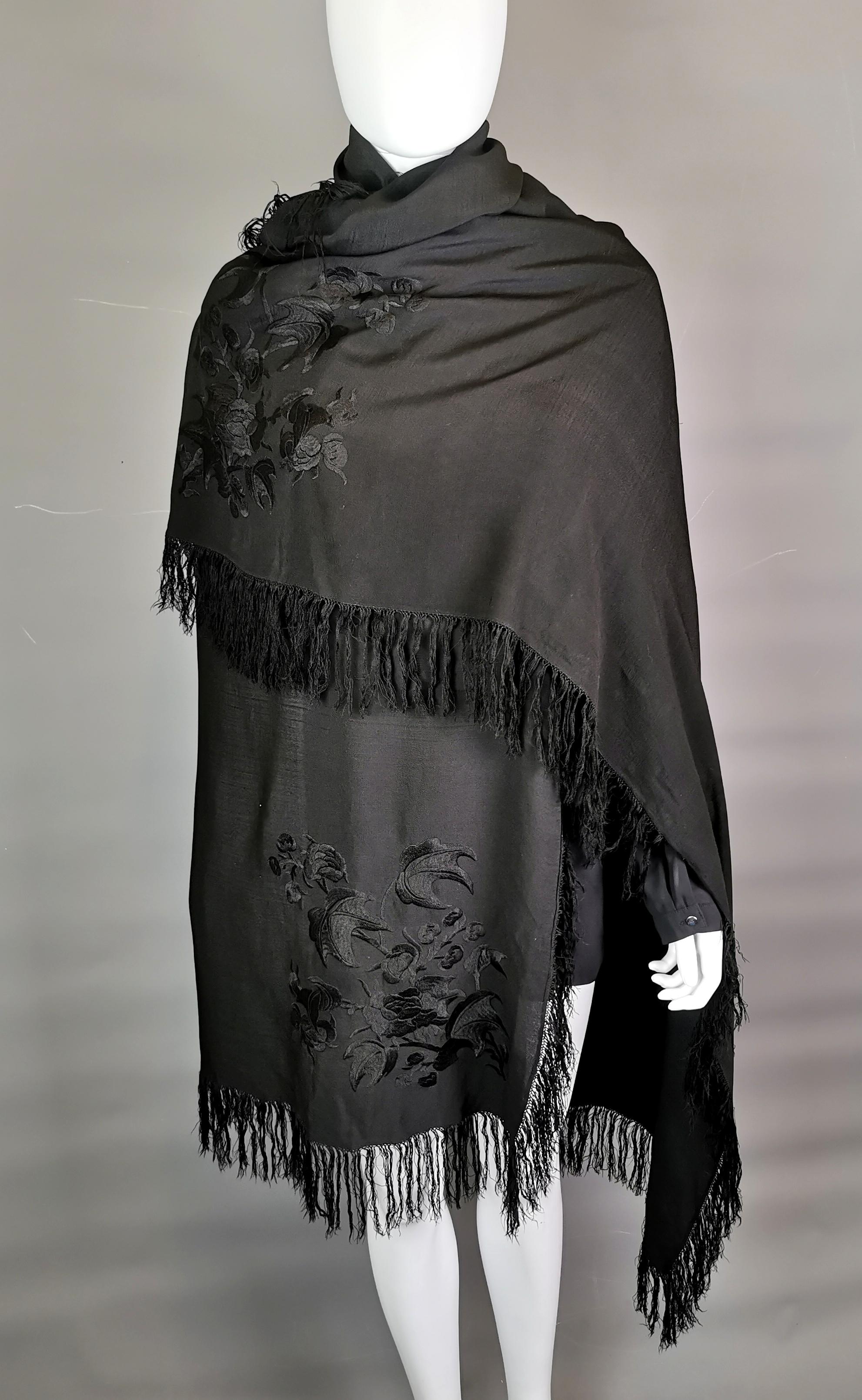 Vintage Art Deco black silk floral embroidered shawl  In Good Condition For Sale In NEWARK, GB