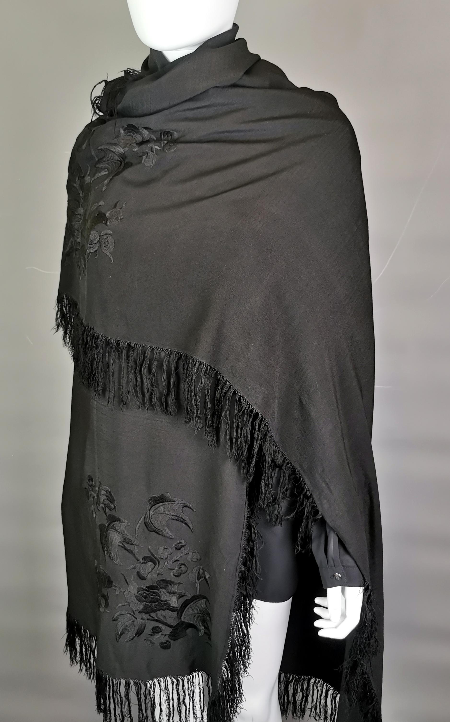 Vintage Art Deco black silk floral embroidered shawl  For Sale 3