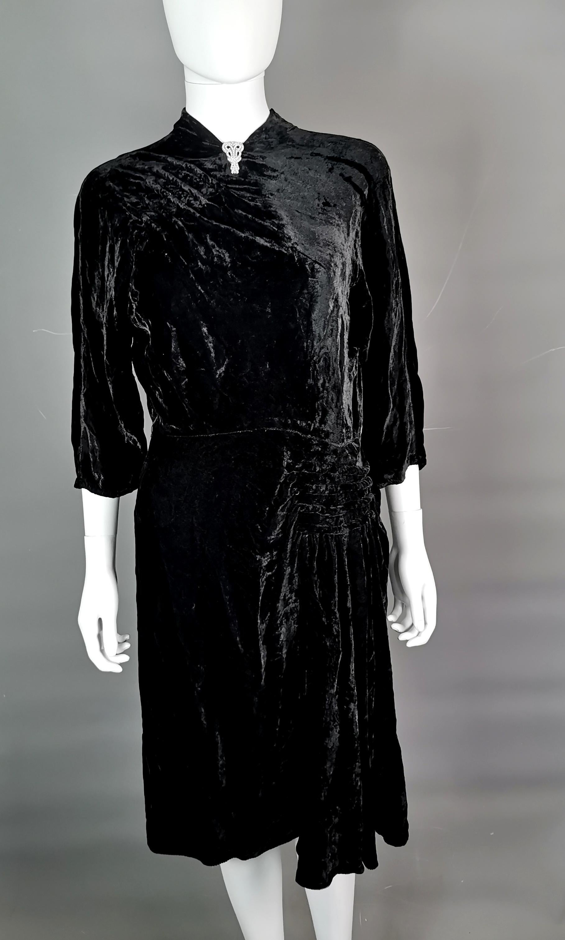 Women's Vintage Art Deco black velvet dress, c1930s  For Sale
