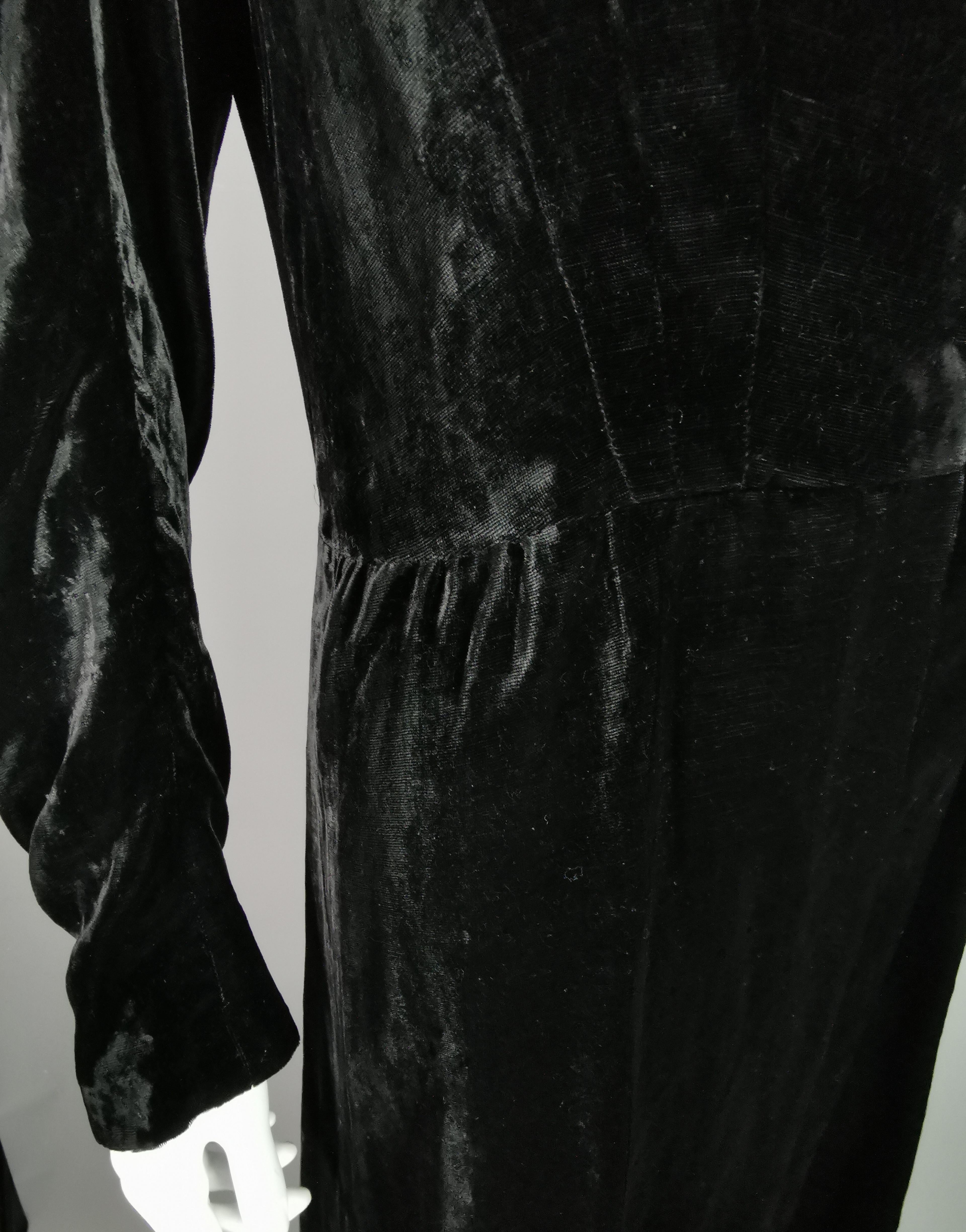 Vintage Art Deco black velvet opera coat, jacket, 1930s For Sale 6