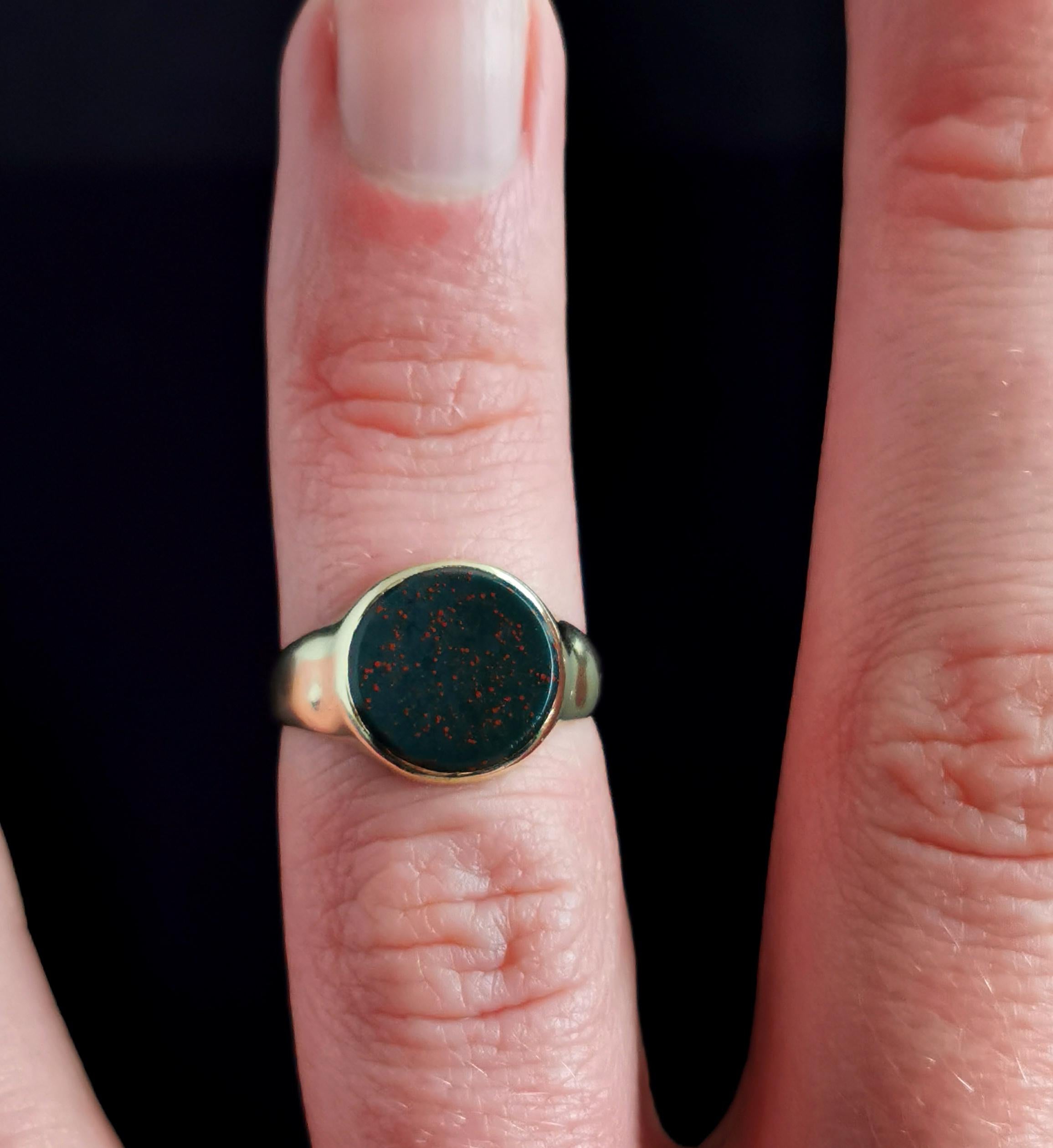 Vintage Art Deco Bloodstone signet ring, 9k yellow gold 6