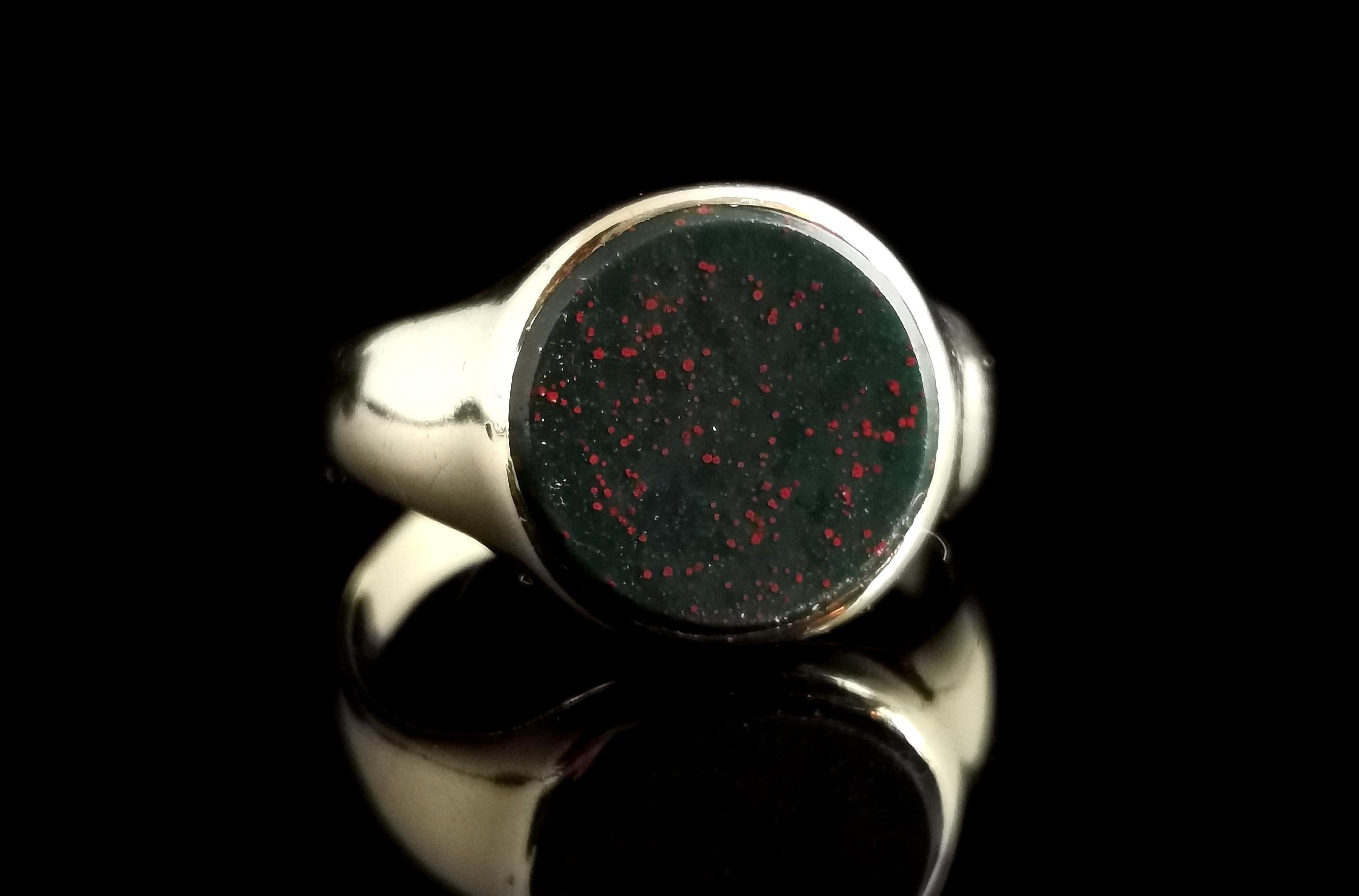 Vintage Art Deco Bloodstone signet ring, 9k yellow gold 5