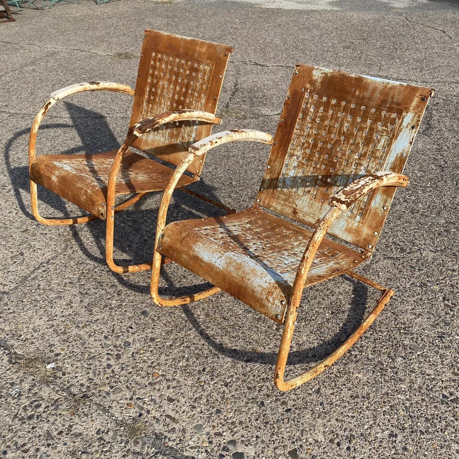 Silla mecedora de patio vintage Art Decó de metal azul oxidado - Pareja en Bueno estado para la venta en Philadelphia, PA