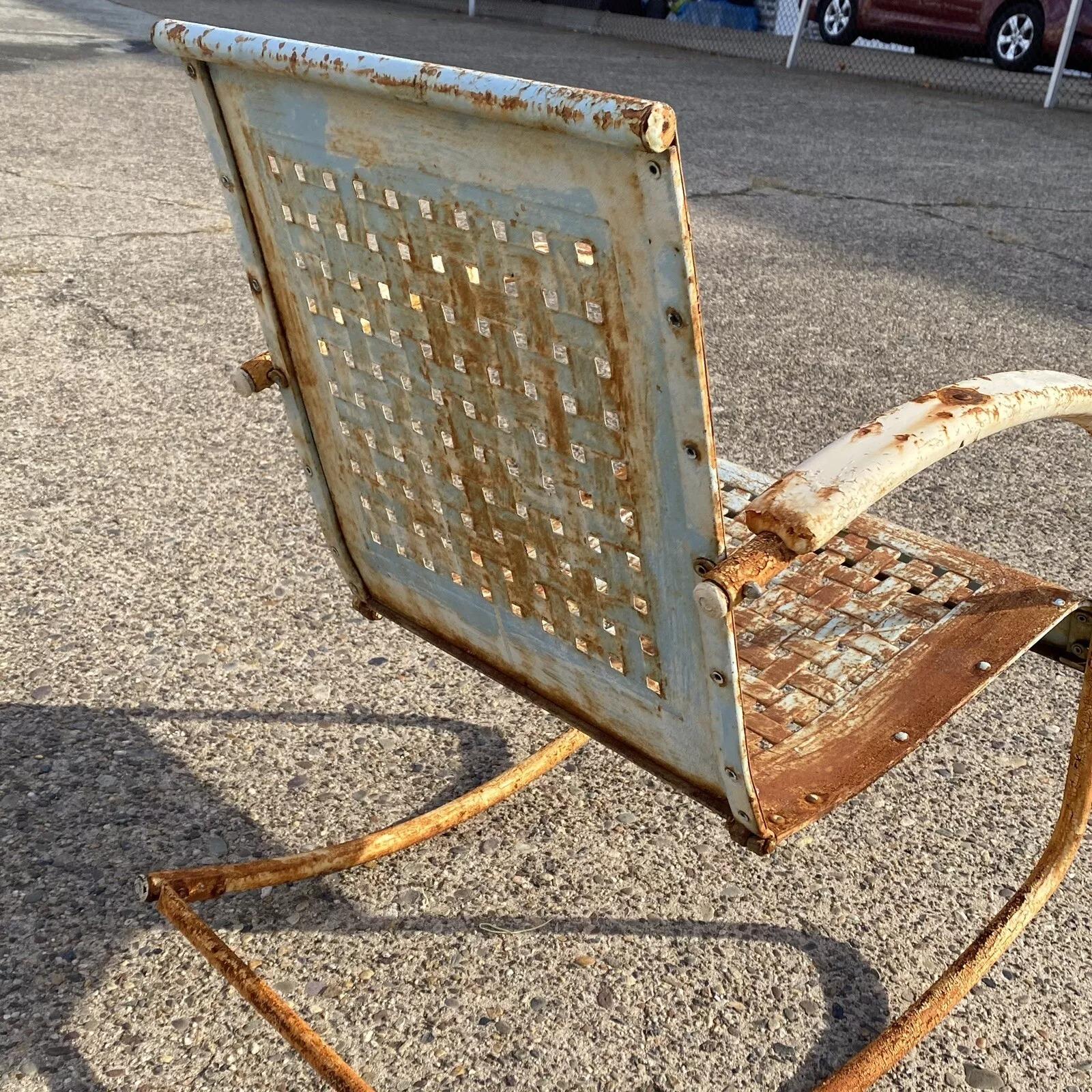 Silla mecedora de patio vintage Art Decó de metal azul oxidado - Pareja Metal en venta