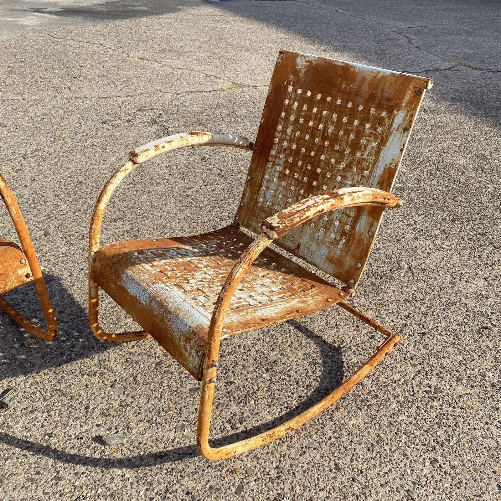 Silla mecedora de patio vintage Art Decó de metal azul oxidado - Pareja en venta 3