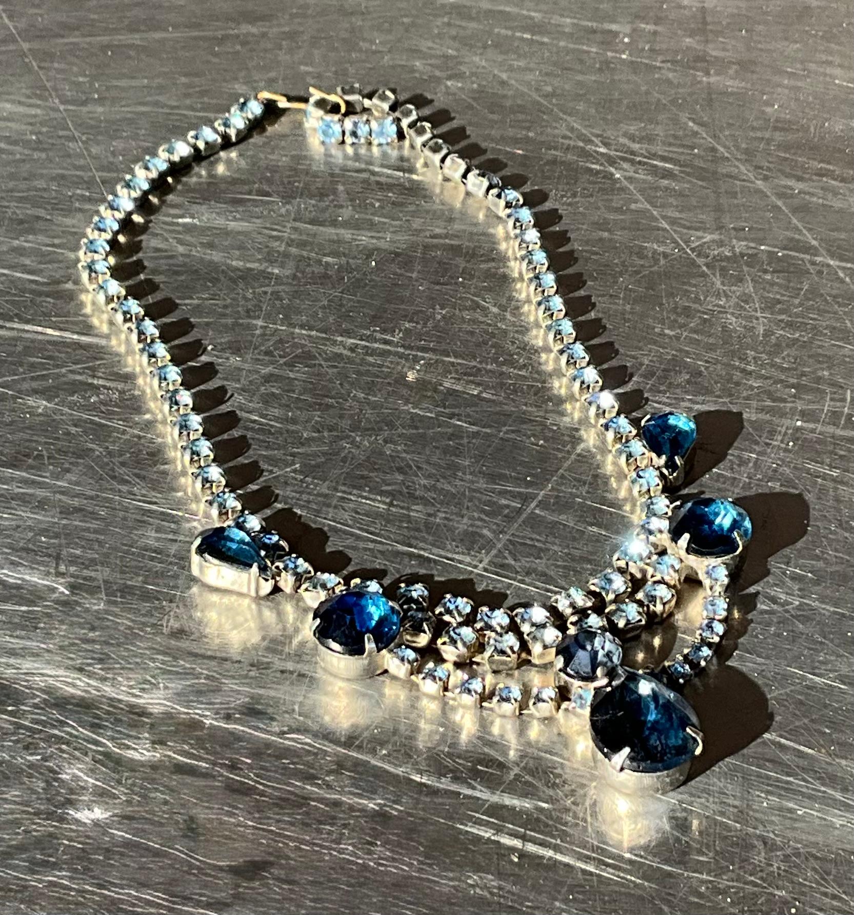 Vintage Art Deco Blue Rhinestone Necklace For Sale 3