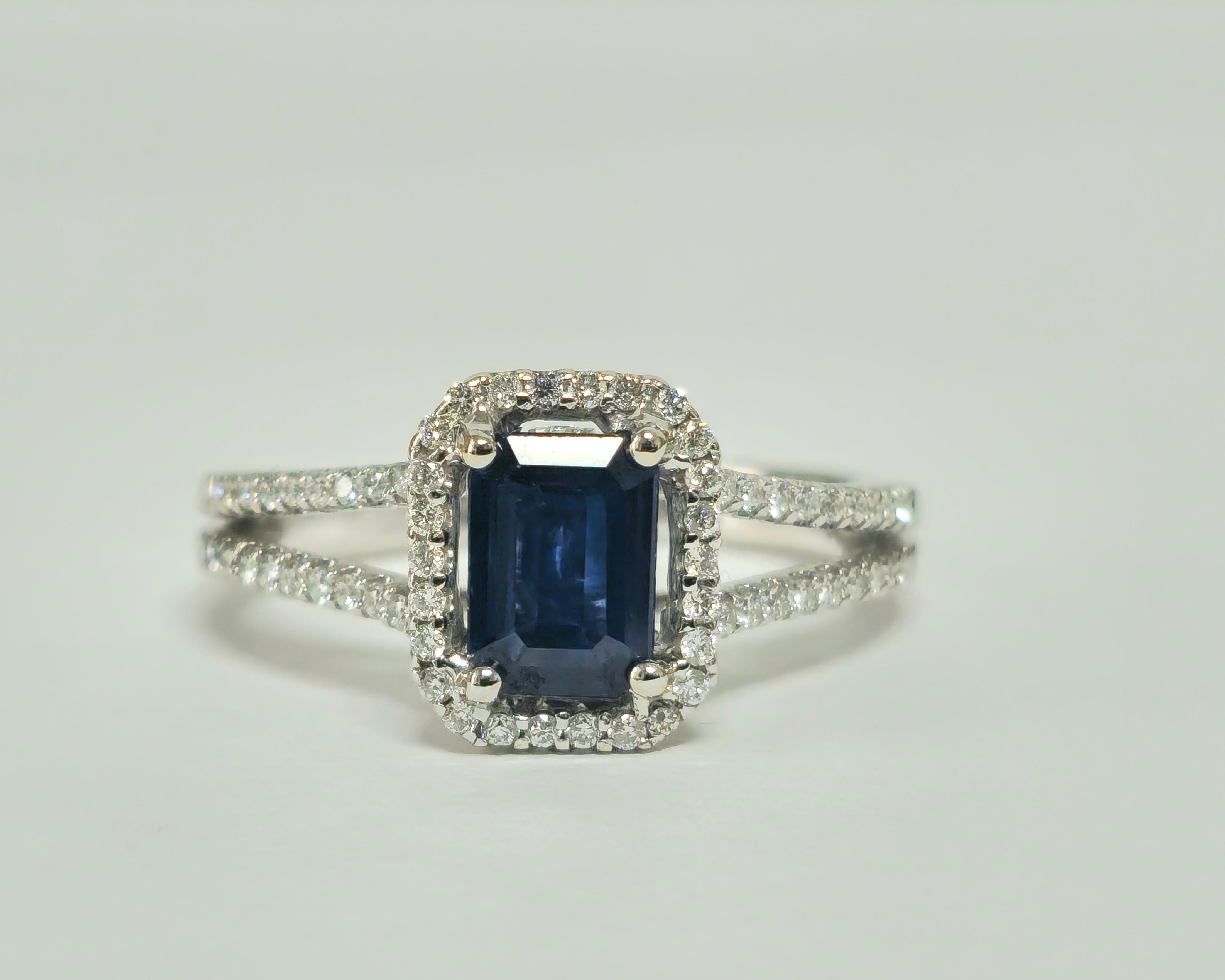 Vintage, Art Deco Blue Sapphire & Diamond Ring For Her In Excellent Condition For Sale In Miami, FL