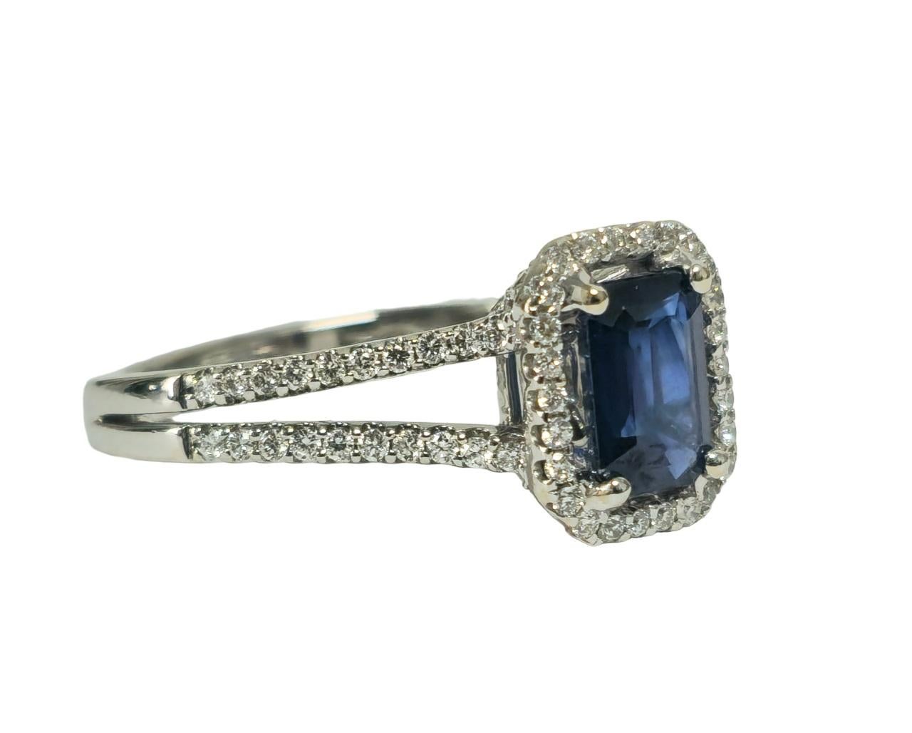 Vintage, Art Deco Blue Sapphire & Diamond Ring For Her In Excellent Condition For Sale In Miami, FL