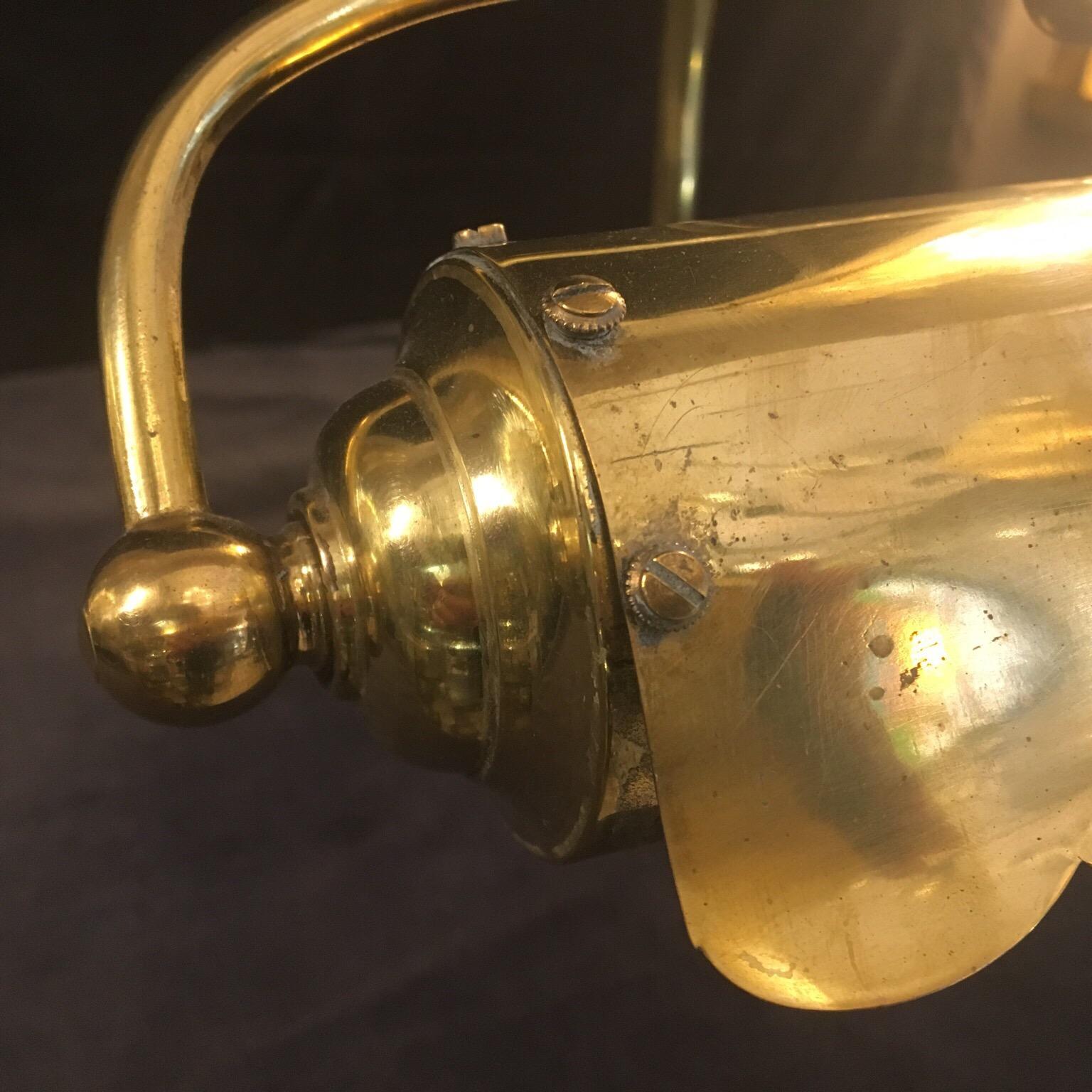 Vintage Art Decò Brass Desk Lamp, 1930s In Excellent Condition In Florence, IT