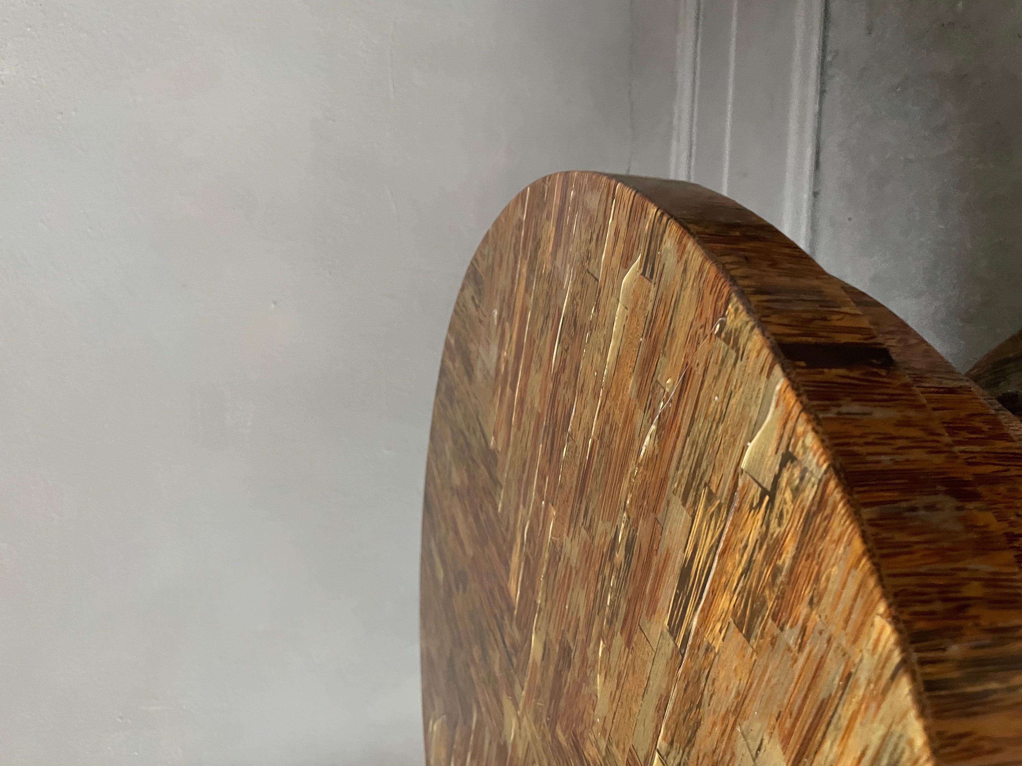 Art-déco-Tisch aus brasilianischem Holz und Messing mit Akzent im Angebot 4