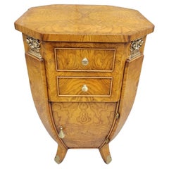 Vintage-Beistelltisch/Nachttisch aus gemasertem Holz im Art déco-Stil von William Switzer, Vintage