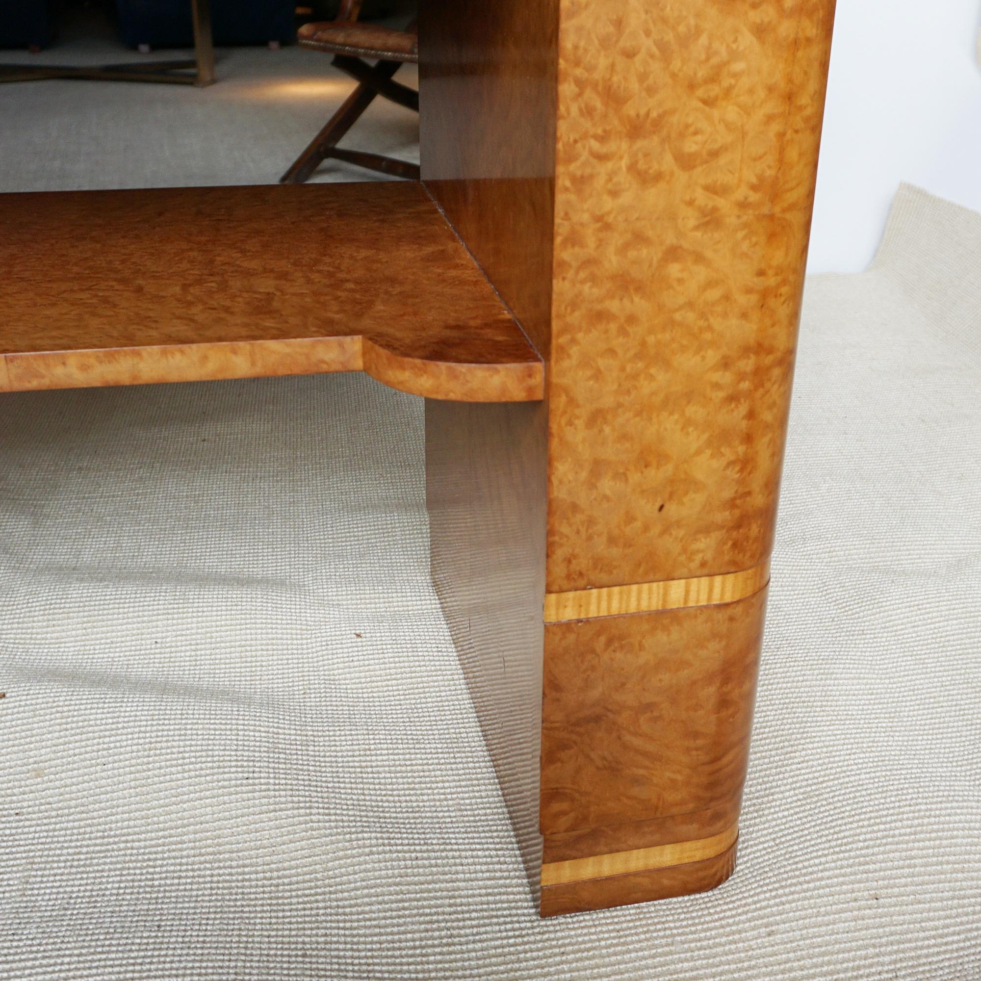 Vintage Art Deco Burr Walnut and Satinbirch Console Table  In Excellent Condition For Sale In Forest Row, East Sussex
