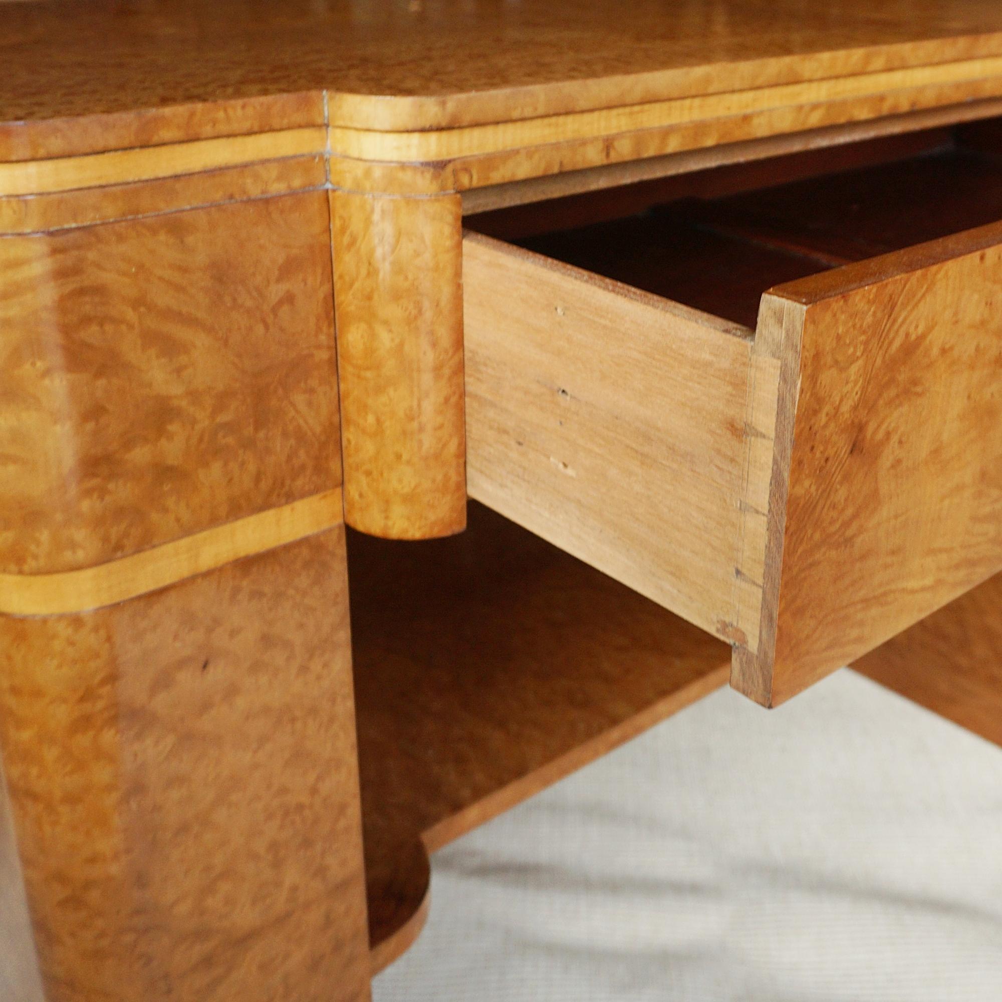Vintage Art Deco Burr Walnut and Satinbirch Console Table  For Sale 1