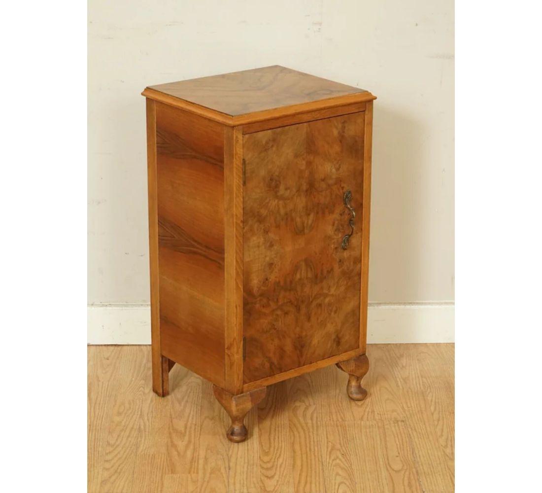 We are delighted to offer for sale Vintage Art Deco Burr Walnut Bedside Table.

A lovely side table with a lovely burr on the top and front. This would look lovely in any room.

We have lightly restored this by hand cleaning it all over, hand