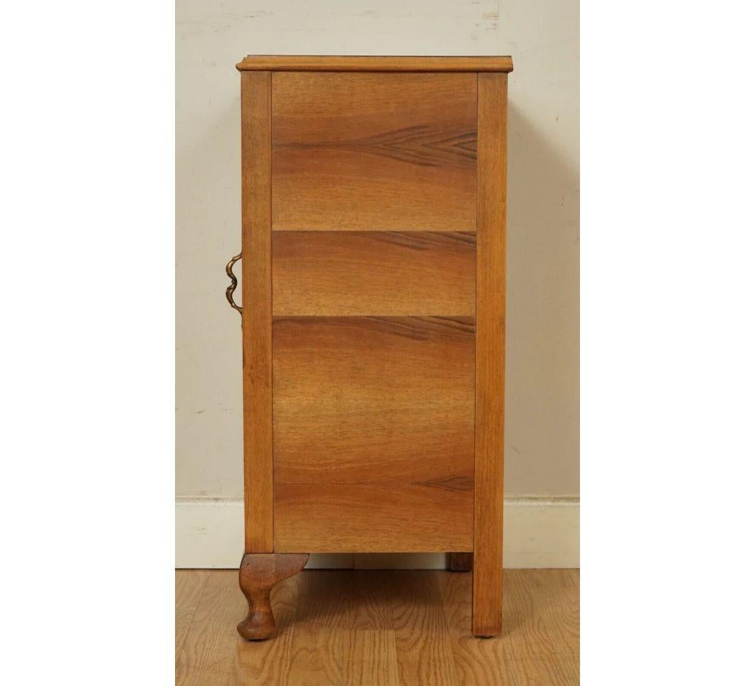 Noce Tavolino da letto vintage in radica di noce Art Deco in vendita