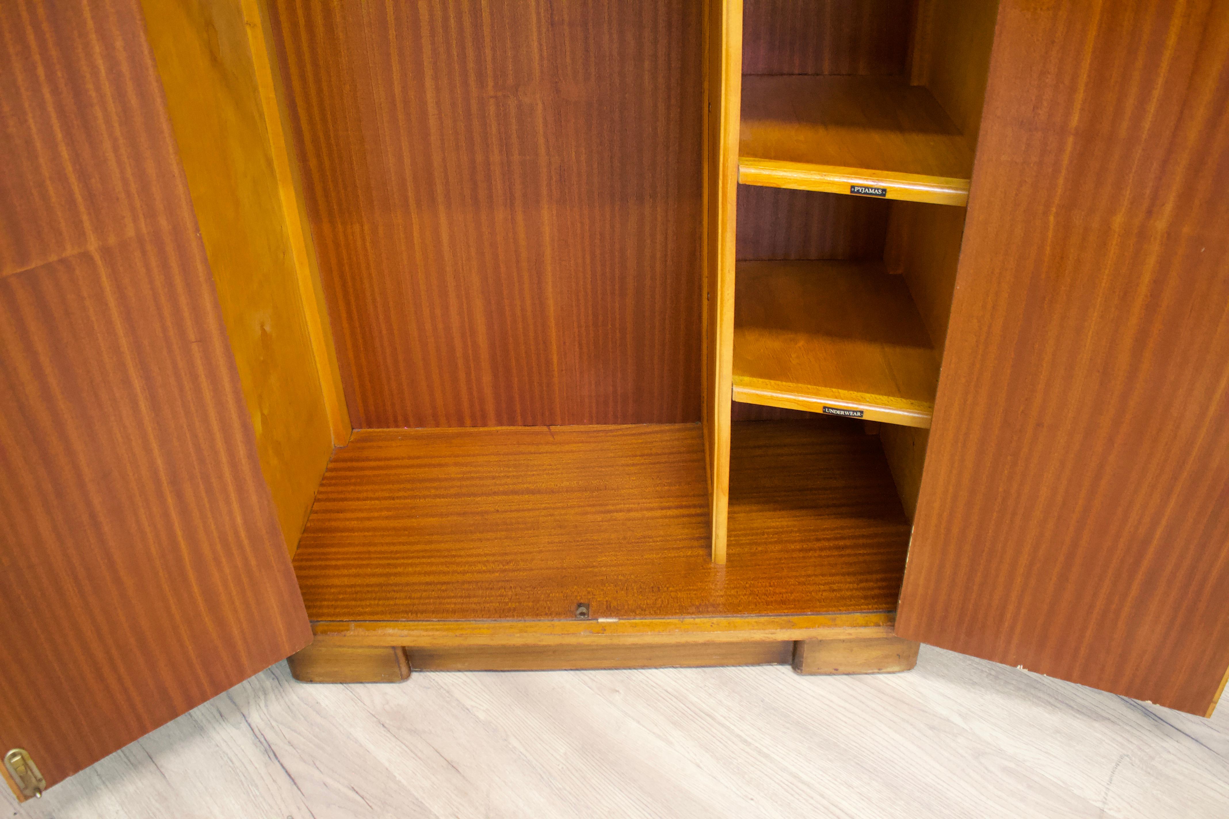 Armoire compacte Vintage Art Deco en ronce de noyer, années 1930 2