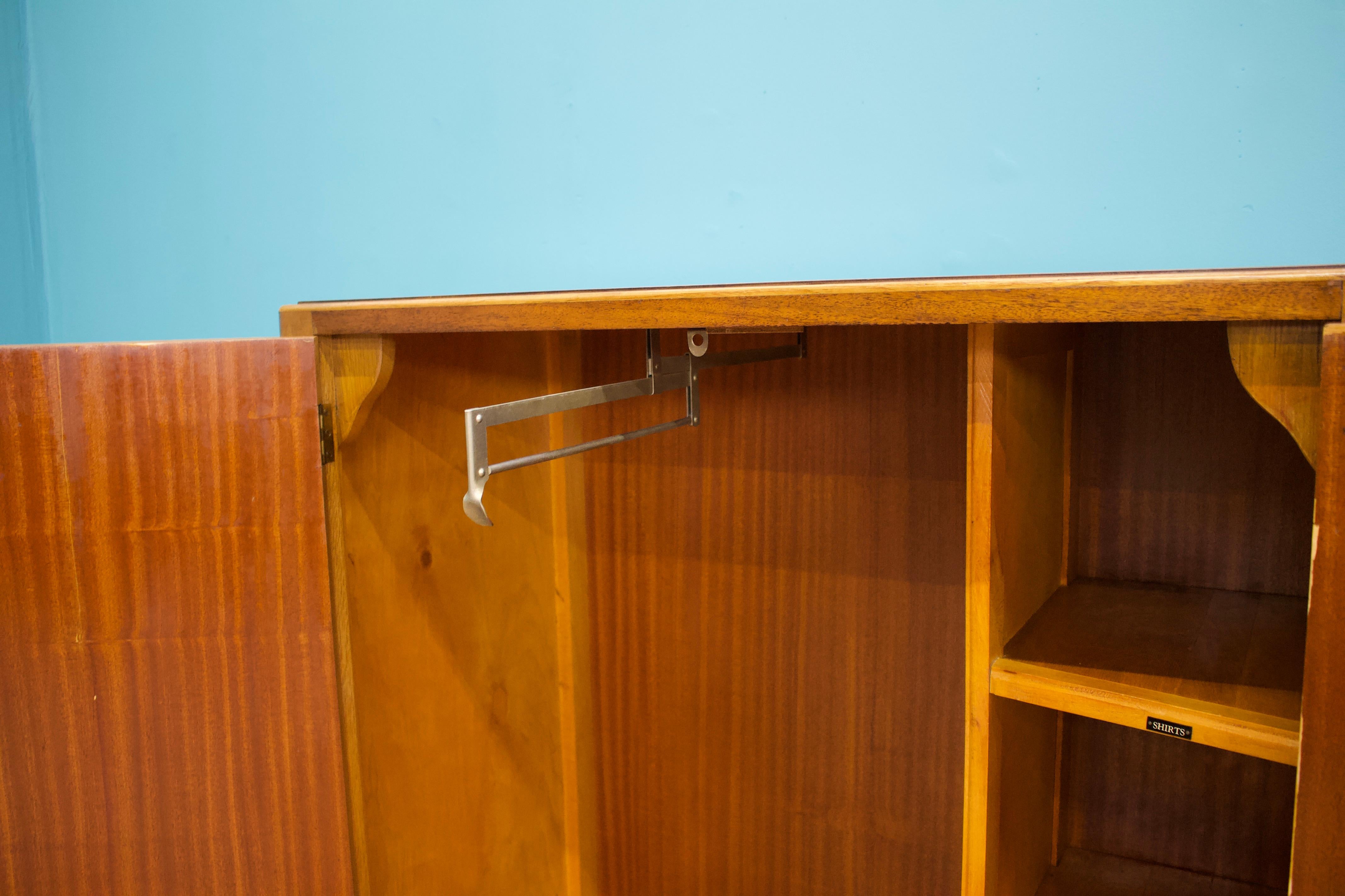 Armoire compacte Vintage Art Deco en ronce de noyer, années 1930 4