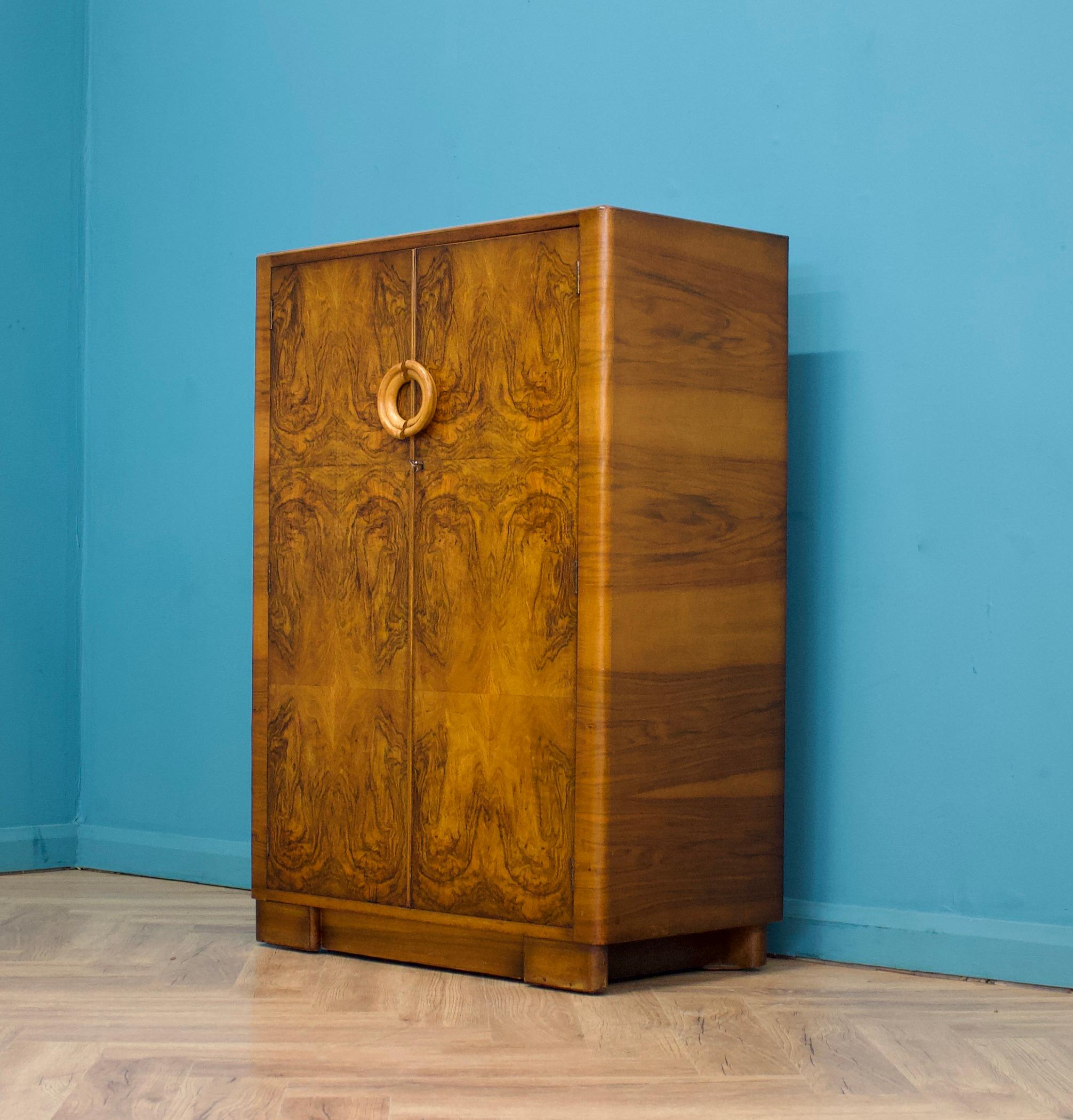 Art déco Armoire compacte Vintage Art Deco en ronce de noyer, années 1930