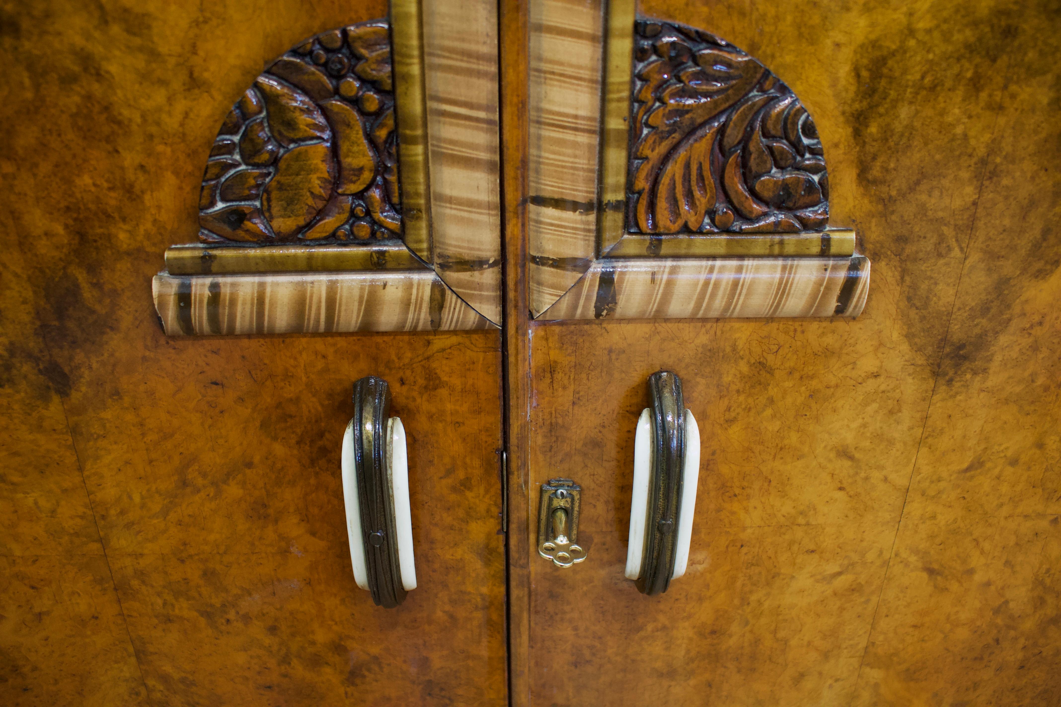 Compact Compactum-Kleiderschrank aus Wurzelnussholz im Art déco-Stil, 1930er Jahre im Angebot 2