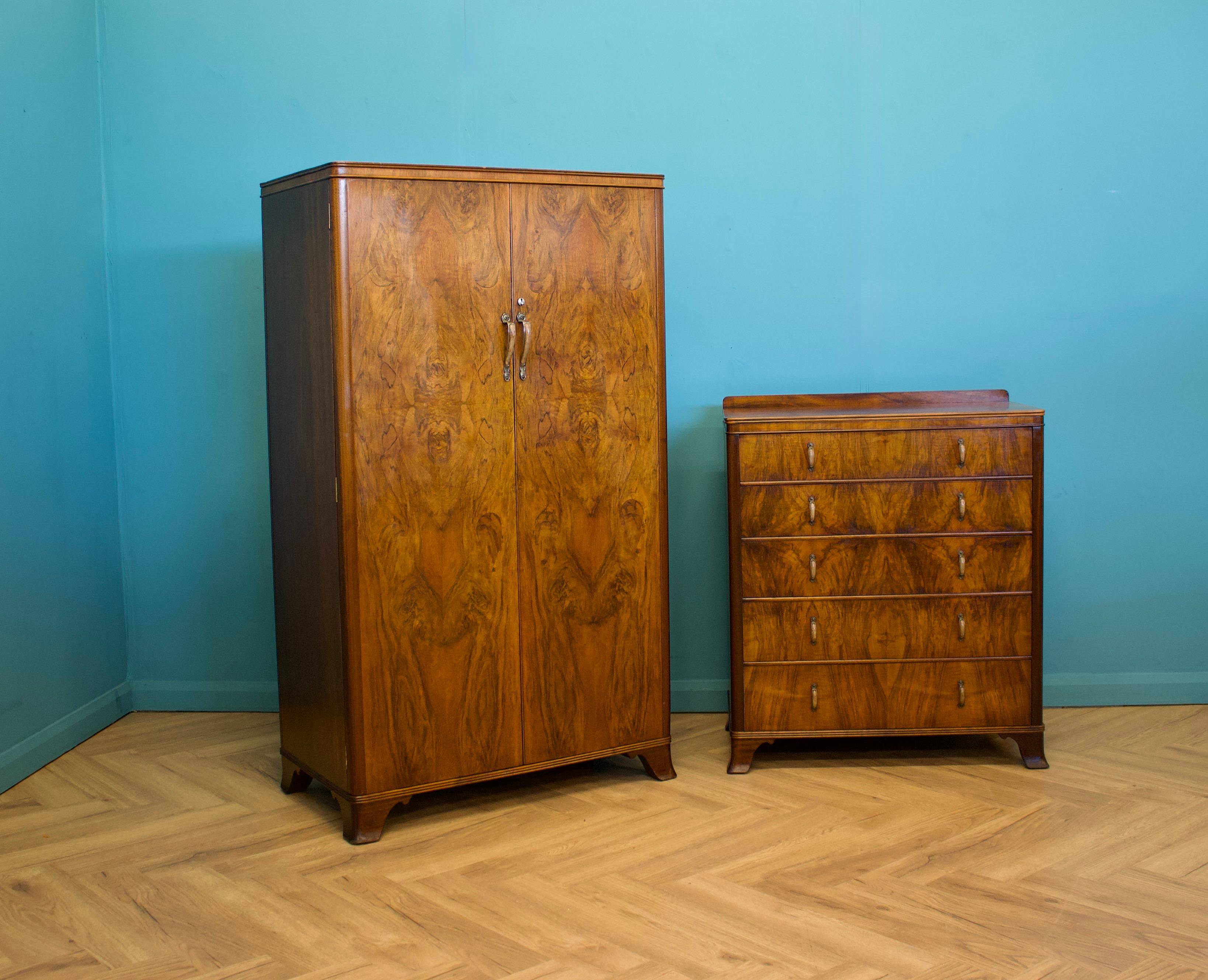 Armario Compacto Vintage Art Decó de Nogal Burr, Años 1940 Británico en venta