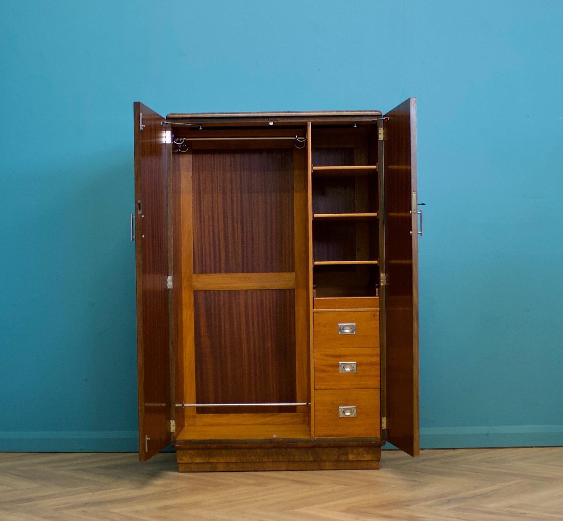 Compact Compactum-Kleiderschrank aus Wurzelnussholz von Heals, Art déco, Vintage, Art déco, 1930er Jahre im Zustand „Gut“ in South Shields, GB