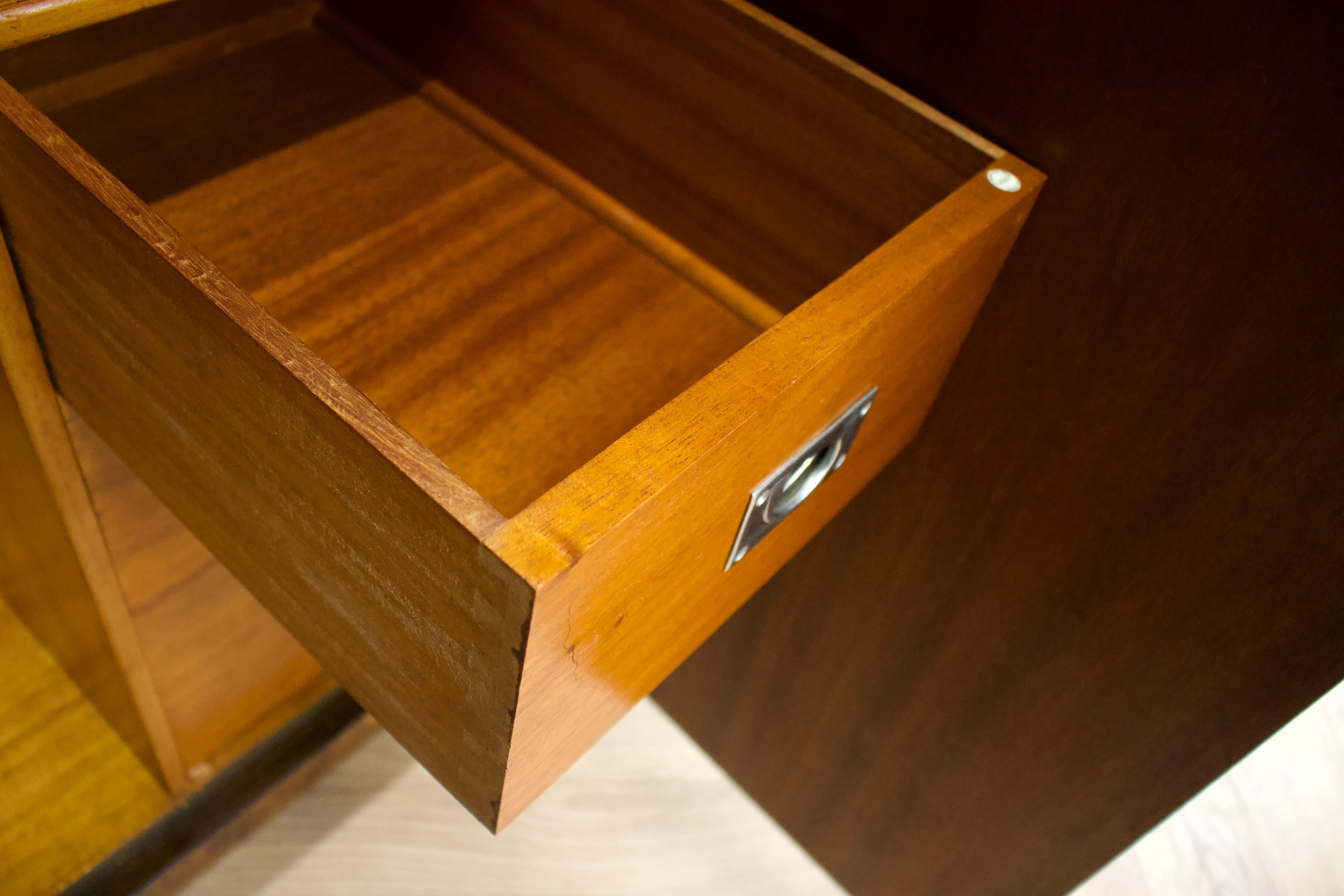 Compact Compactum-Kleiderschrank aus Wurzelnussholz von Heals, Art déco, Vintage, Art déco, 1930er Jahre 1