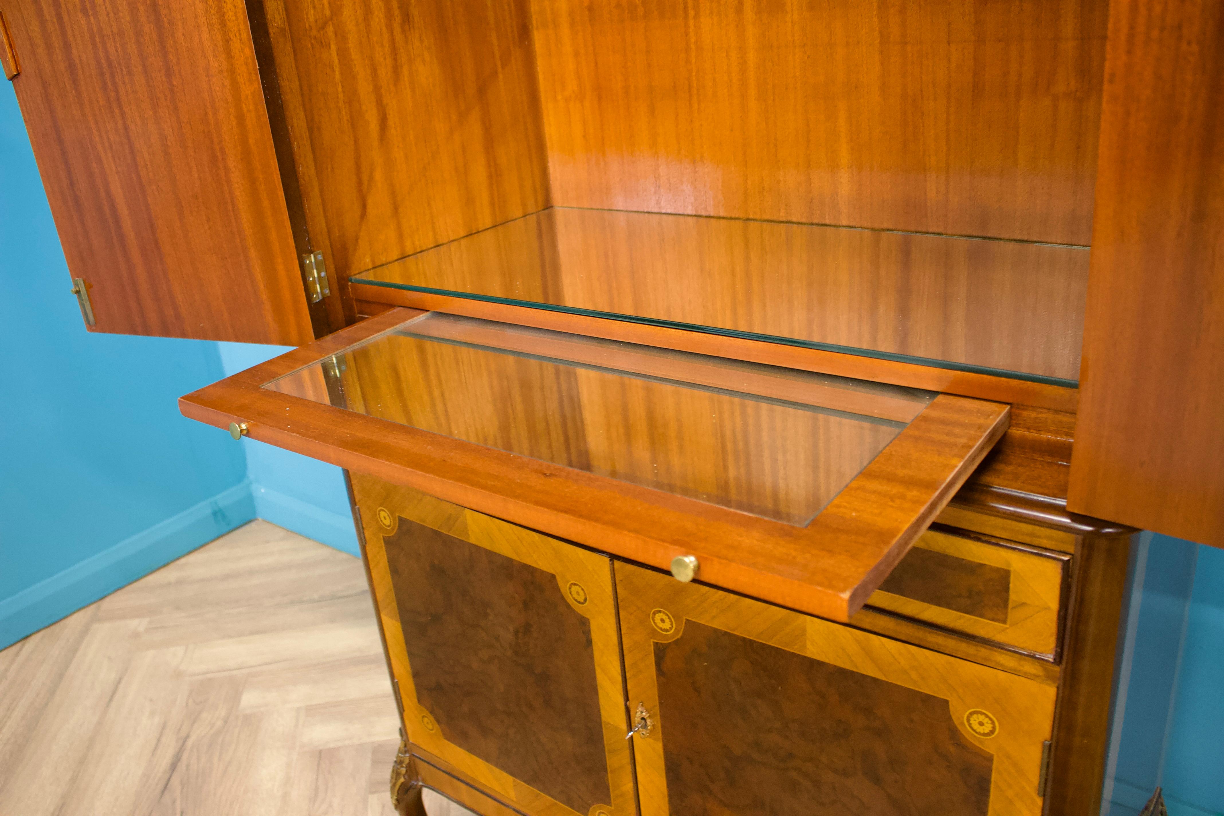 Meuble à boissons Epstein en ronce de noyer, Vintage Art Deco, années 1950 2