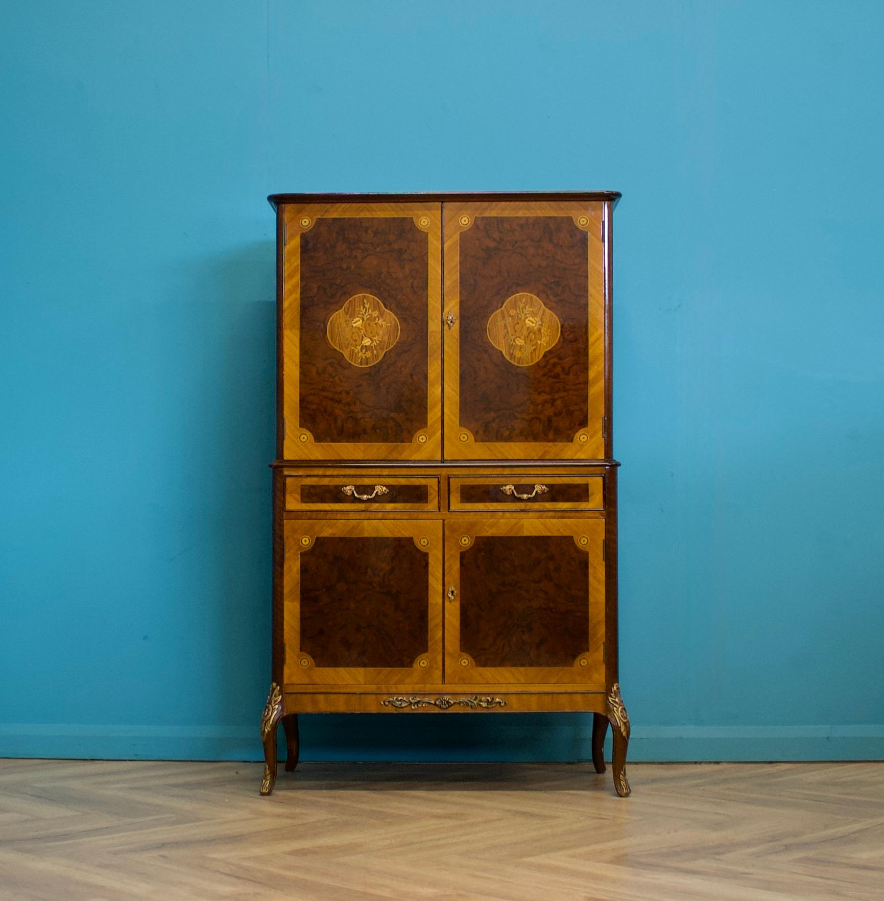 Britannique Meuble à boissons Epstein en ronce de noyer, Vintage Art Deco, années 1950