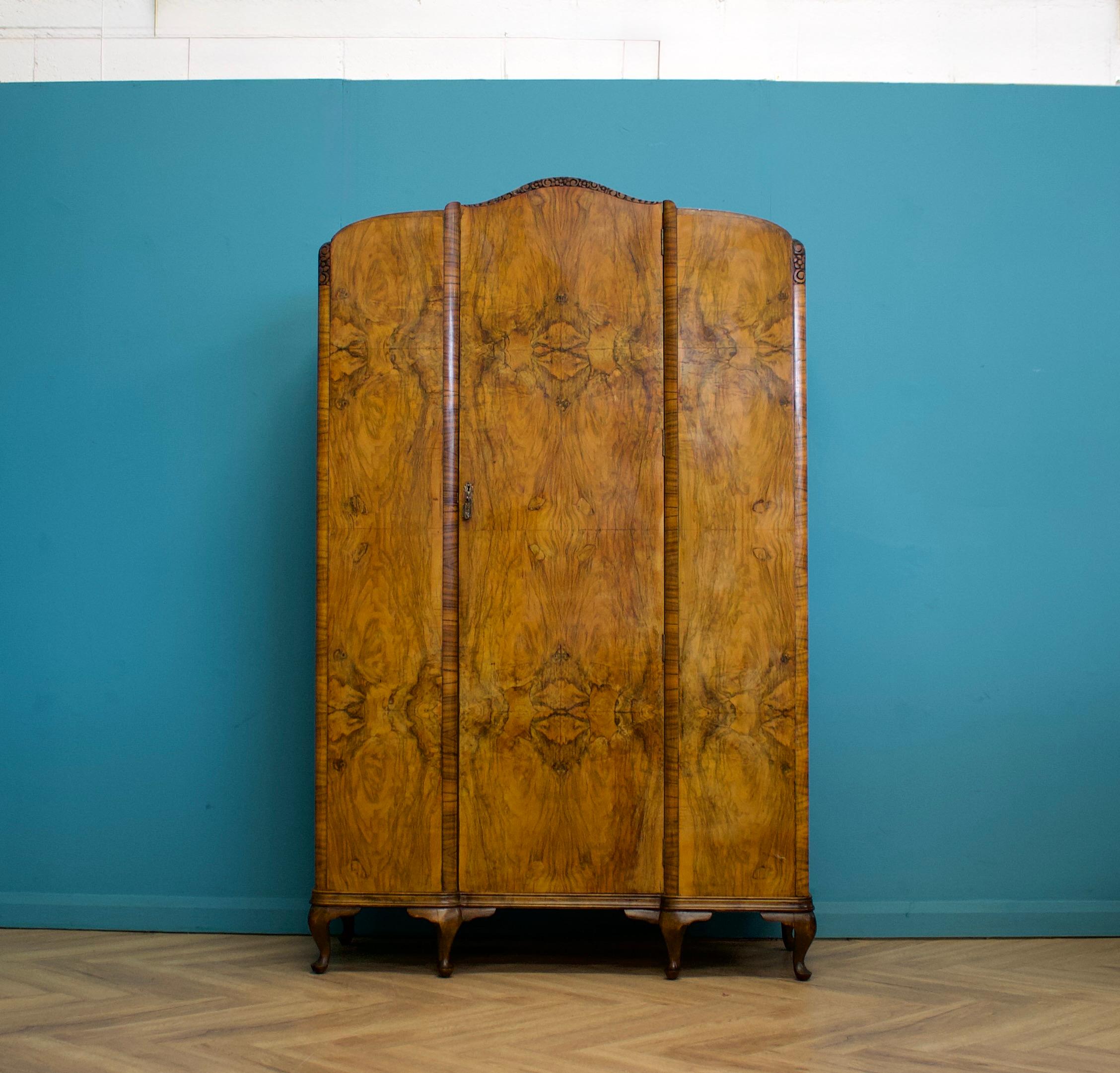 Veneer Vintage Art Deco Burr Walnut Wardrobe, 1930s