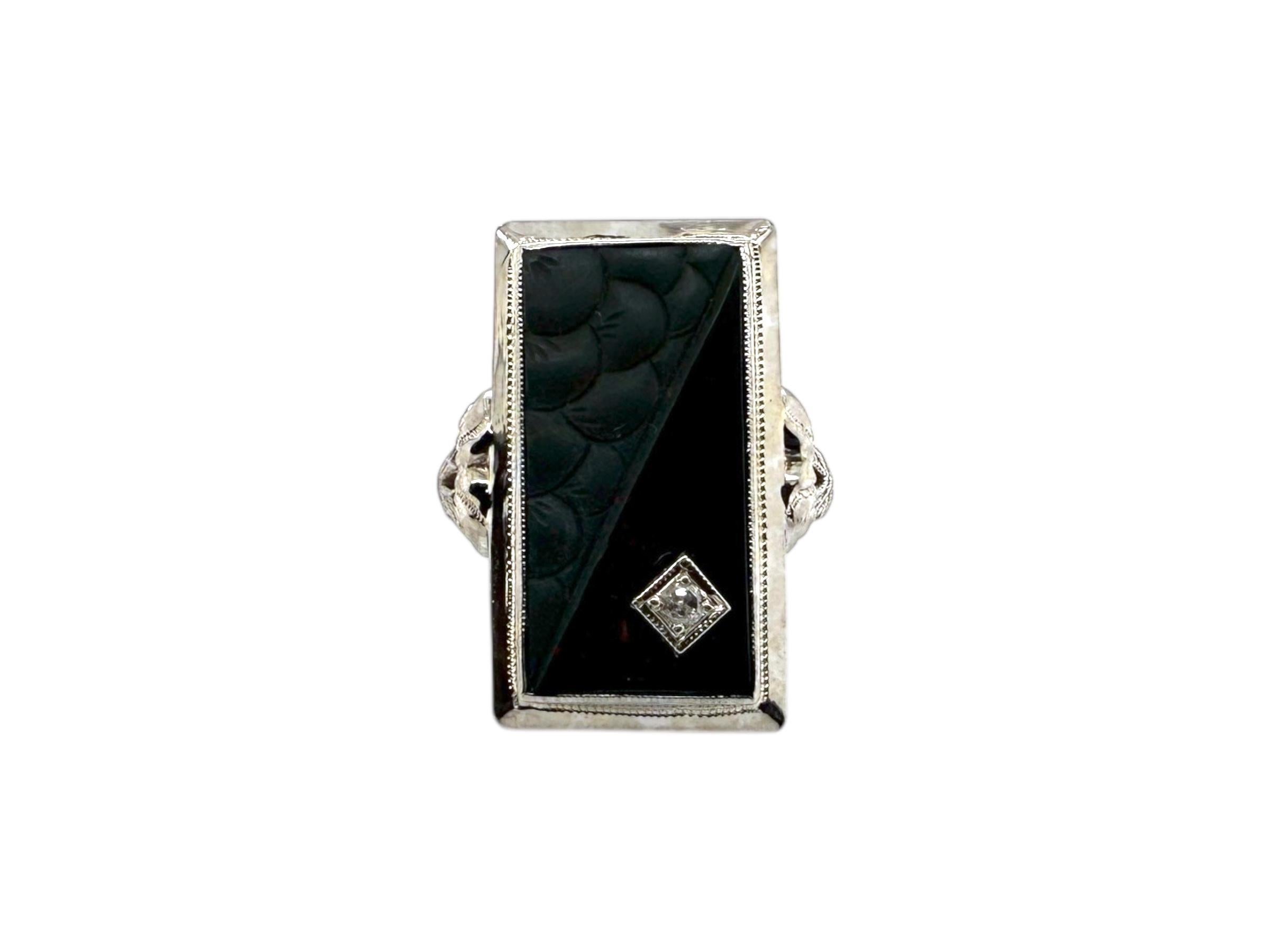 Vintage Art Deco Carved Bloodstone Cocktail Ring 14K White Gold For Sale 1