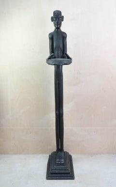 Portacarte d'epoca in legno intagliato Art Carved " Bell Boy ". Inglese C.1920