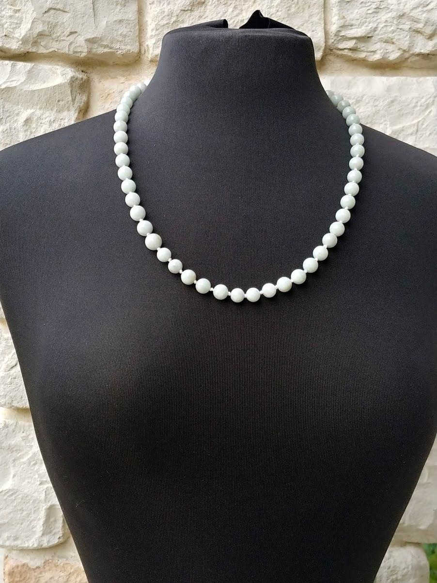 Vintage Art Deco Celadon Jade Necklace In Good Condition For Sale In Chesterland, OH