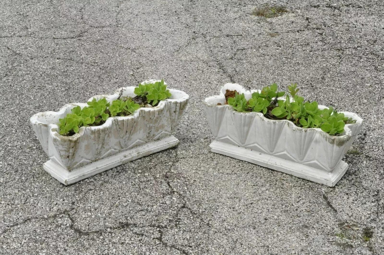 Vintage Art Deco Zement Beton gewellte geometrische Garten Pflanzer Topf - ein Paar im Angebot 2