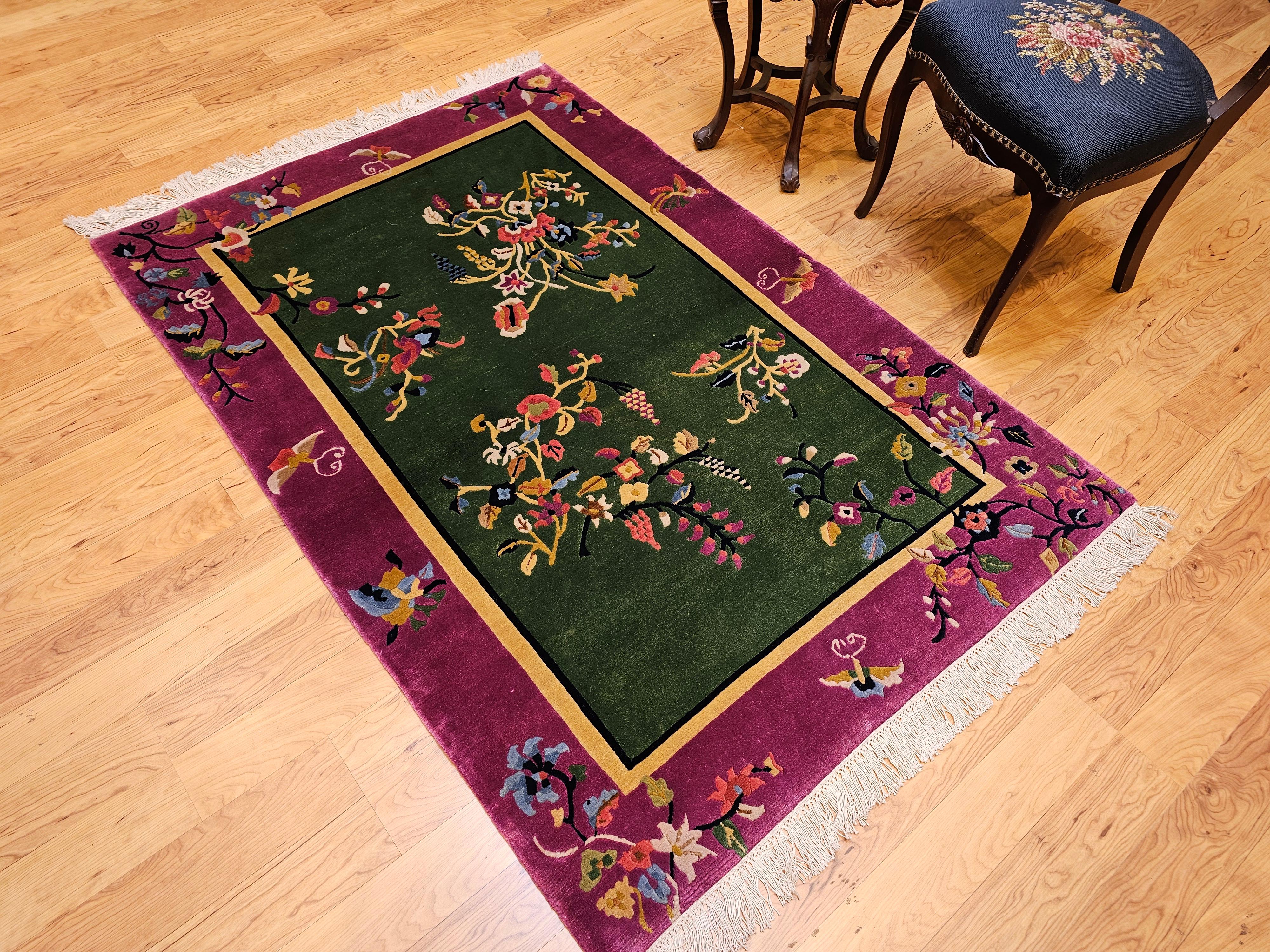 Vintage Art Deco Chinese Rug in Sage Green Field mit Royal Purple Floral Border im Angebot 7