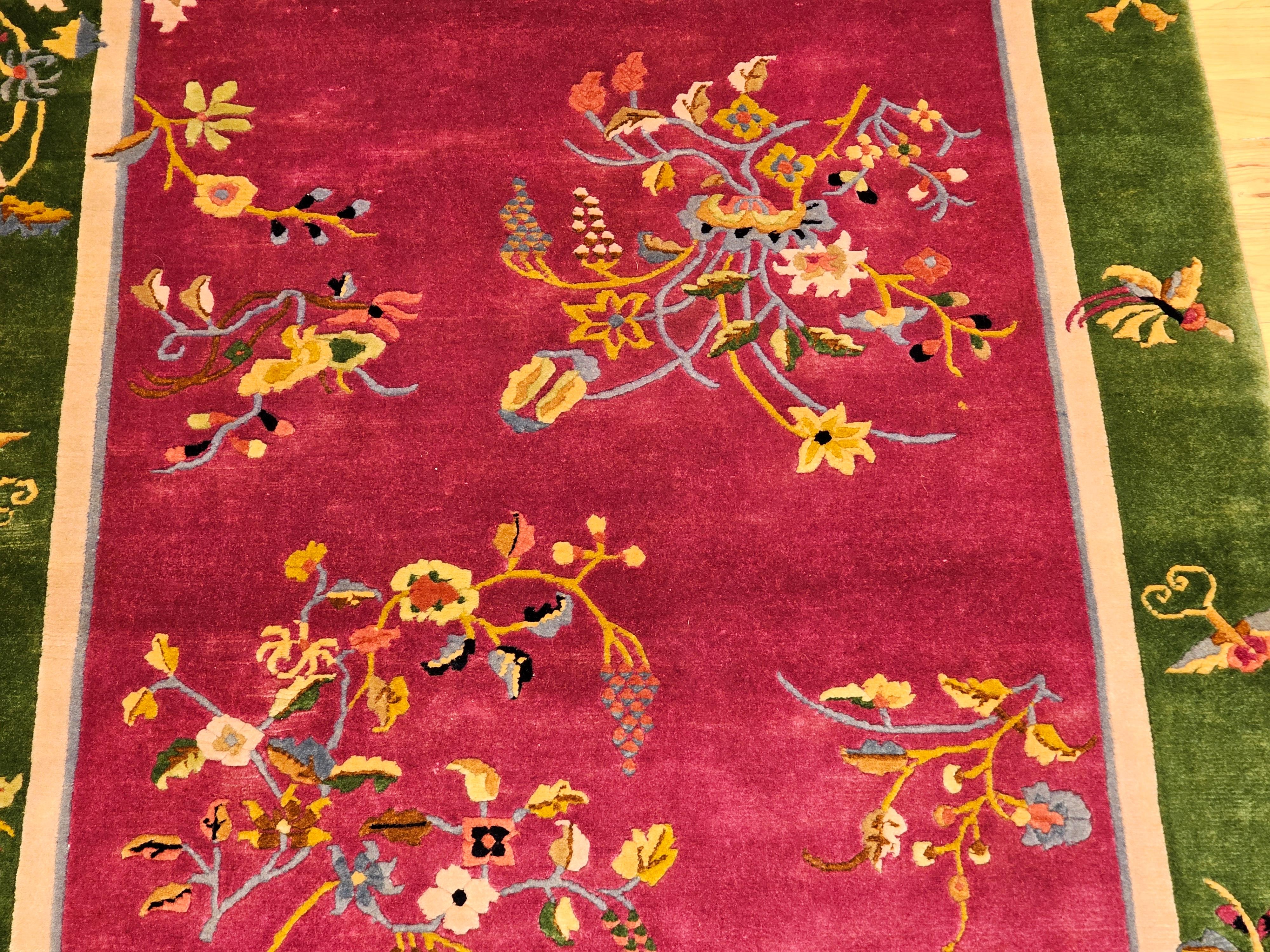 Vintage Art Deco Chinese Rug in Royal Purple Field mit Sage Green Floral Border im Angebot 5