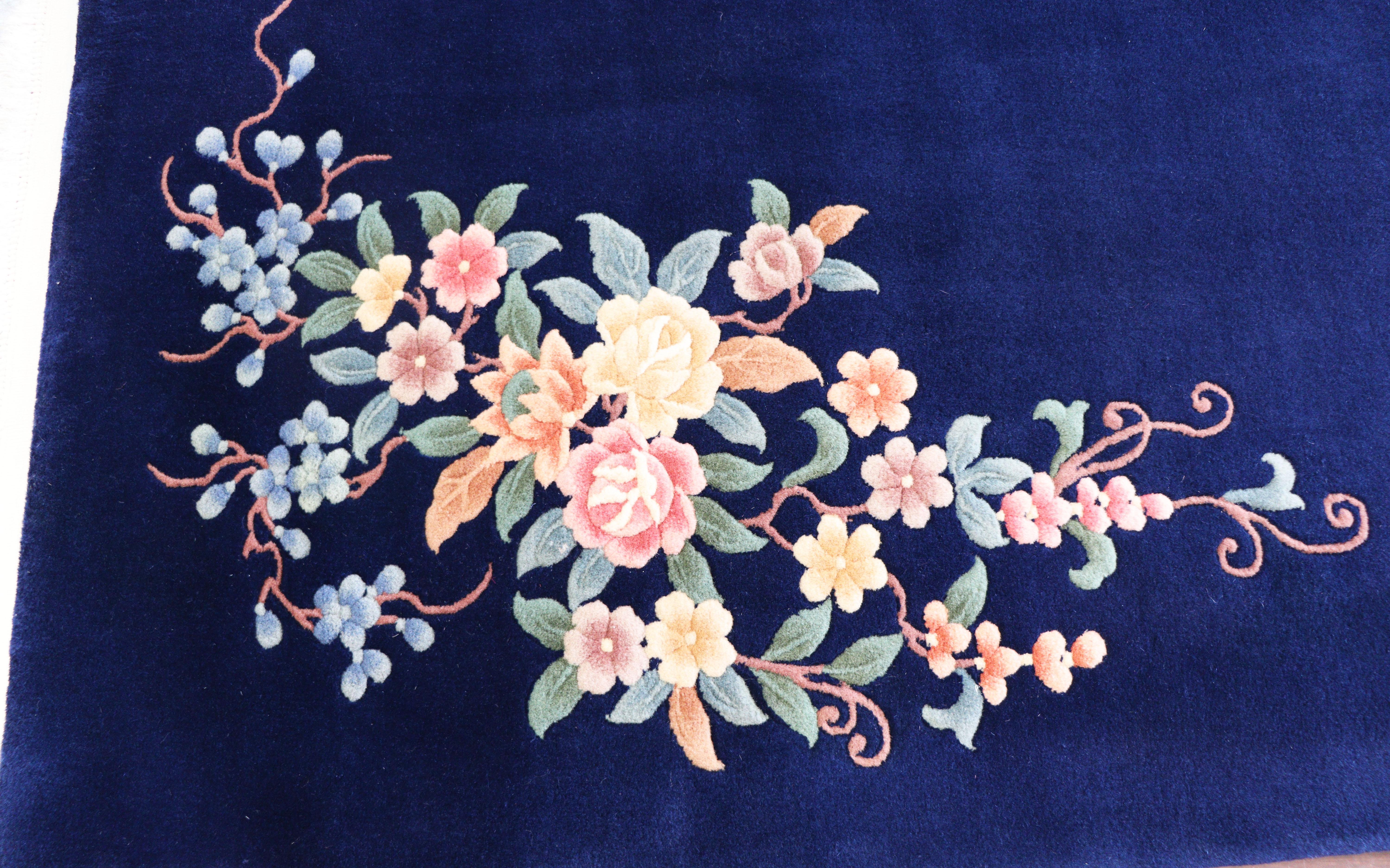 Vintage Art Deco Chinesischer Teppich, Perfekt Blau (20. Jahrhundert) im Angebot