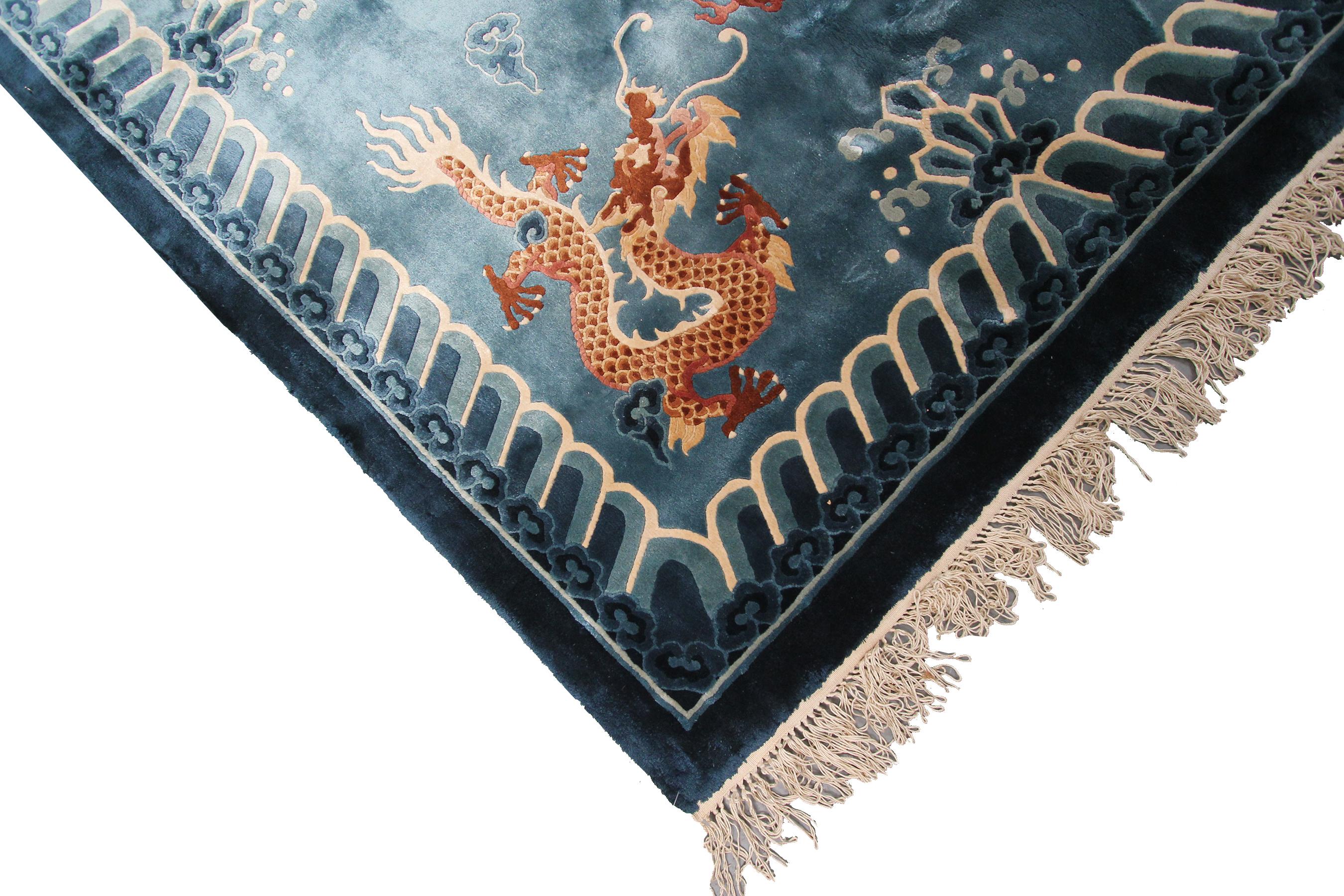 Laine Tapis chinois Art déco vintage en soie ancienne avec tapisserie chinoise et dragon violet en vente