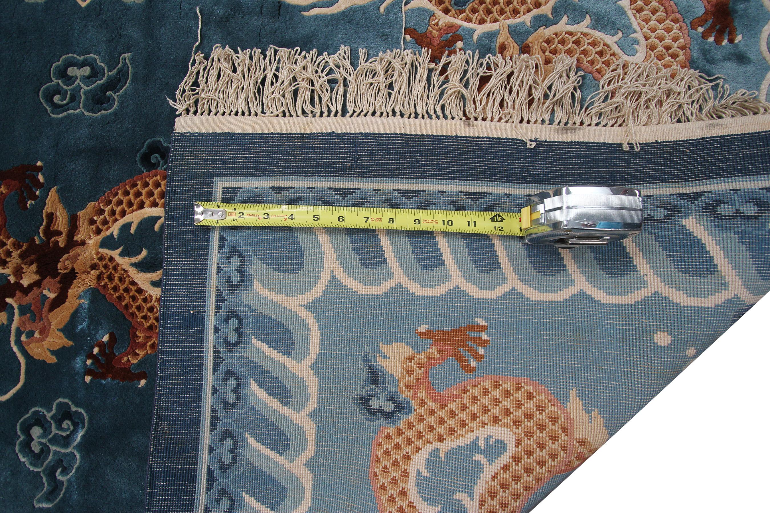 Tapis chinois Art déco vintage en soie ancienne avec tapisserie chinoise et dragon violet en vente 2