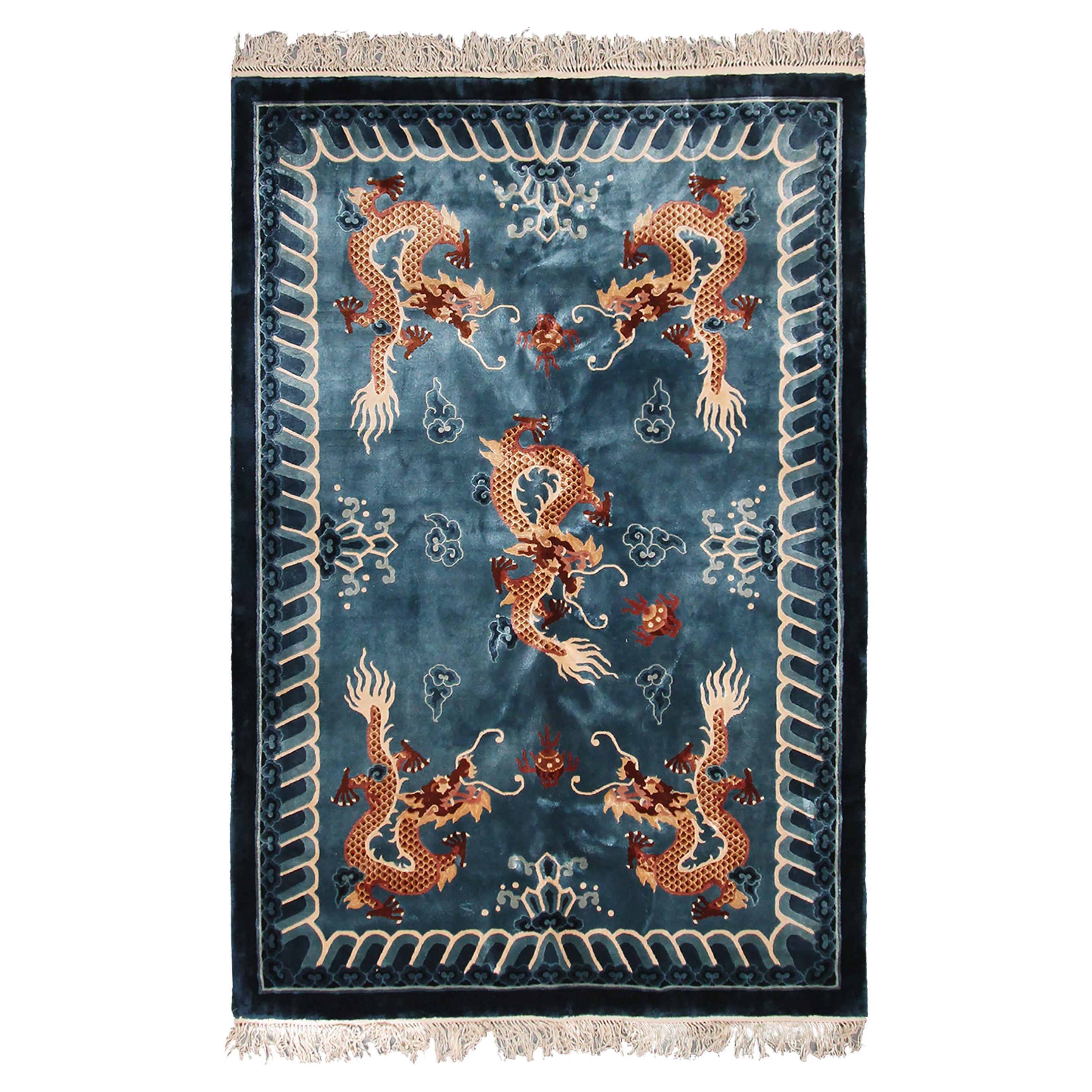 Tapis chinois Art déco vintage en soie ancienne avec tapisserie chinoise et dragon violet en vente