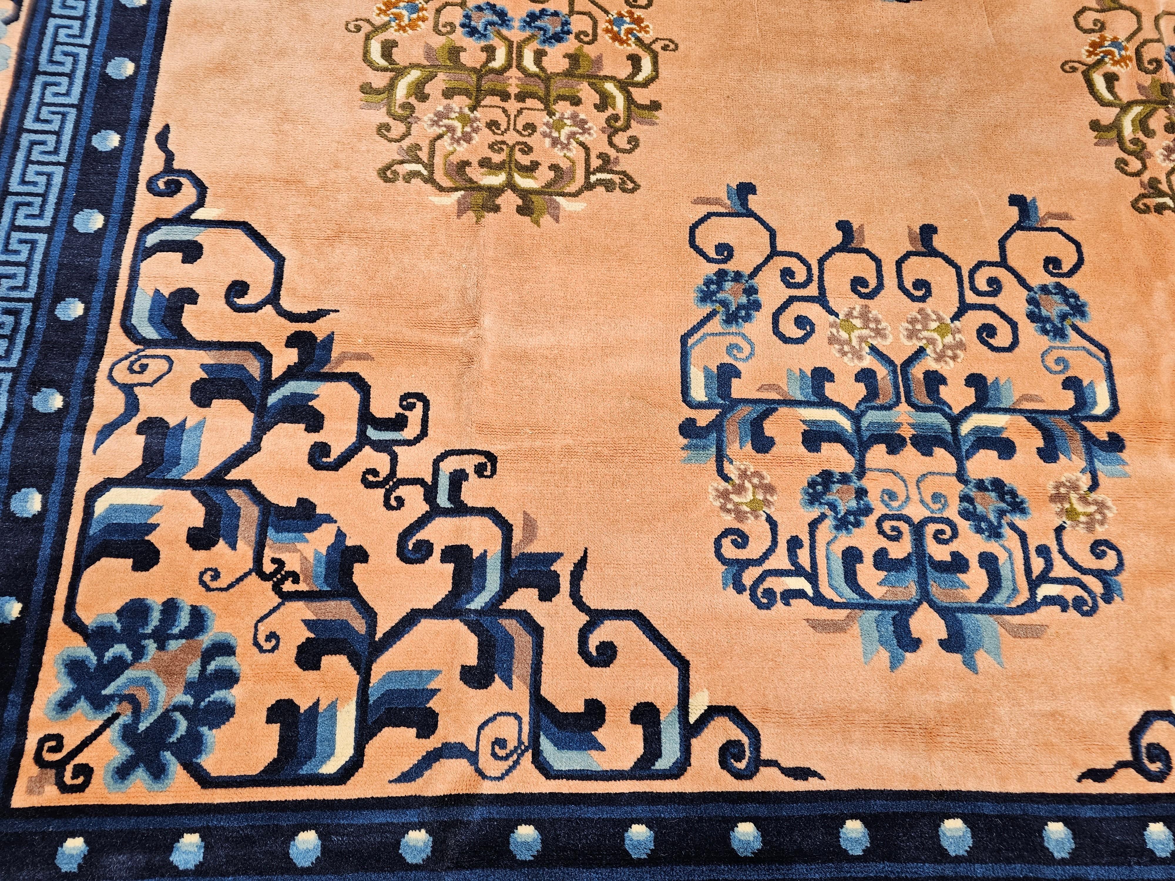 Chinesischer Art-Deco-Teppich in Blassrosa, Französisch Blau, Elfenbein, Grün im Angebot 2