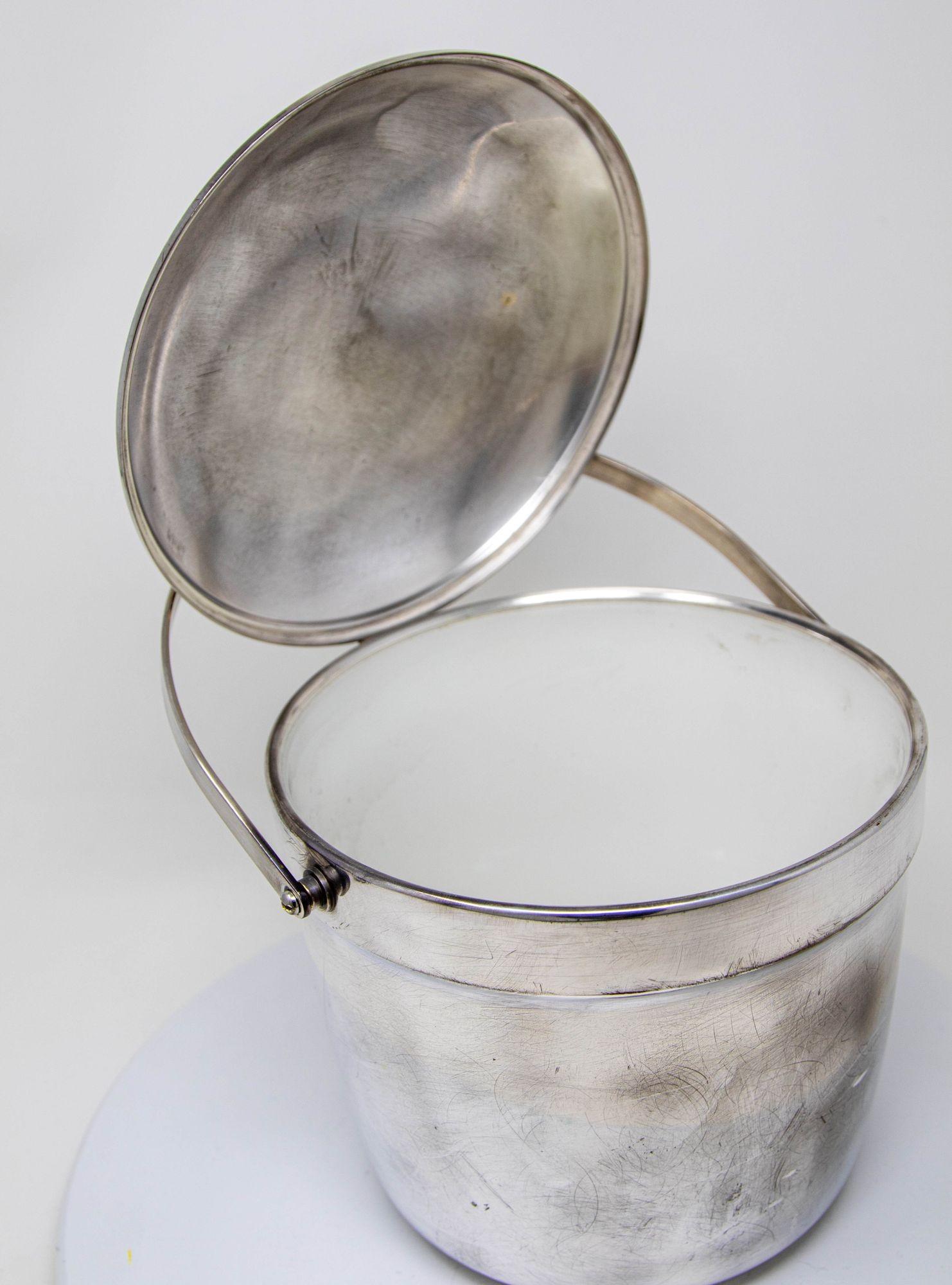 Vintage Art Deco Chrome Mid-Century Ice Bucket For Sale 5
