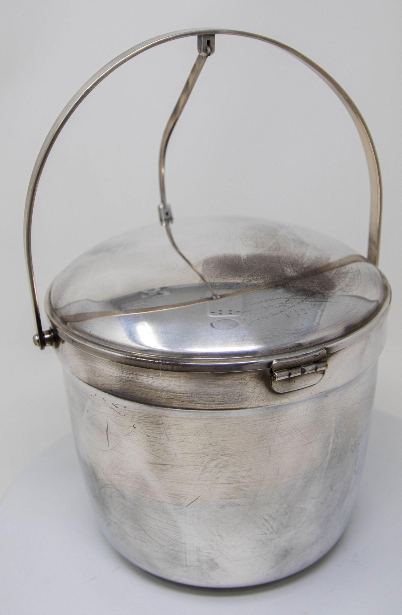 1930s United Metal Goods- Brooklyn Chrome Ice Bucket.
Heavy and beautifully made, this chrome-plated ice bucket.
Art Deco American Sheffield silver plate lidded ice bucket.
Art Deco silver-plated ice bucket by the Crescent USA.
This gorgeous ice