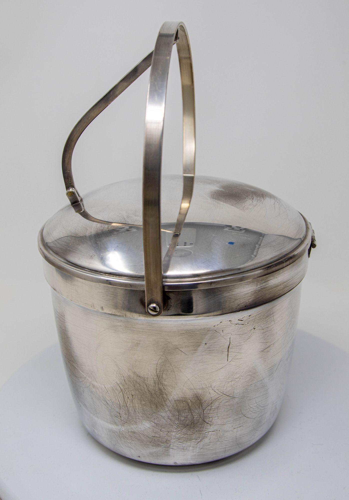 Vintage Art Deco Chrome Mid-Century Ice Bucket In Fair Condition For Sale In North Hollywood, CA