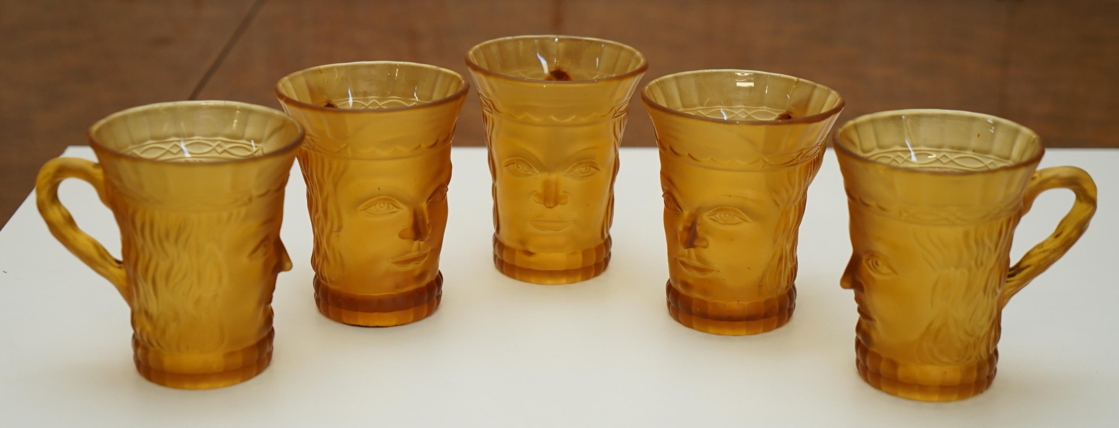 VINTAGE ART DECO CIRCA 1920'S AMBER FACE GLASS CUP SET WITH LARGE PiTCHER JUG For Sale 2