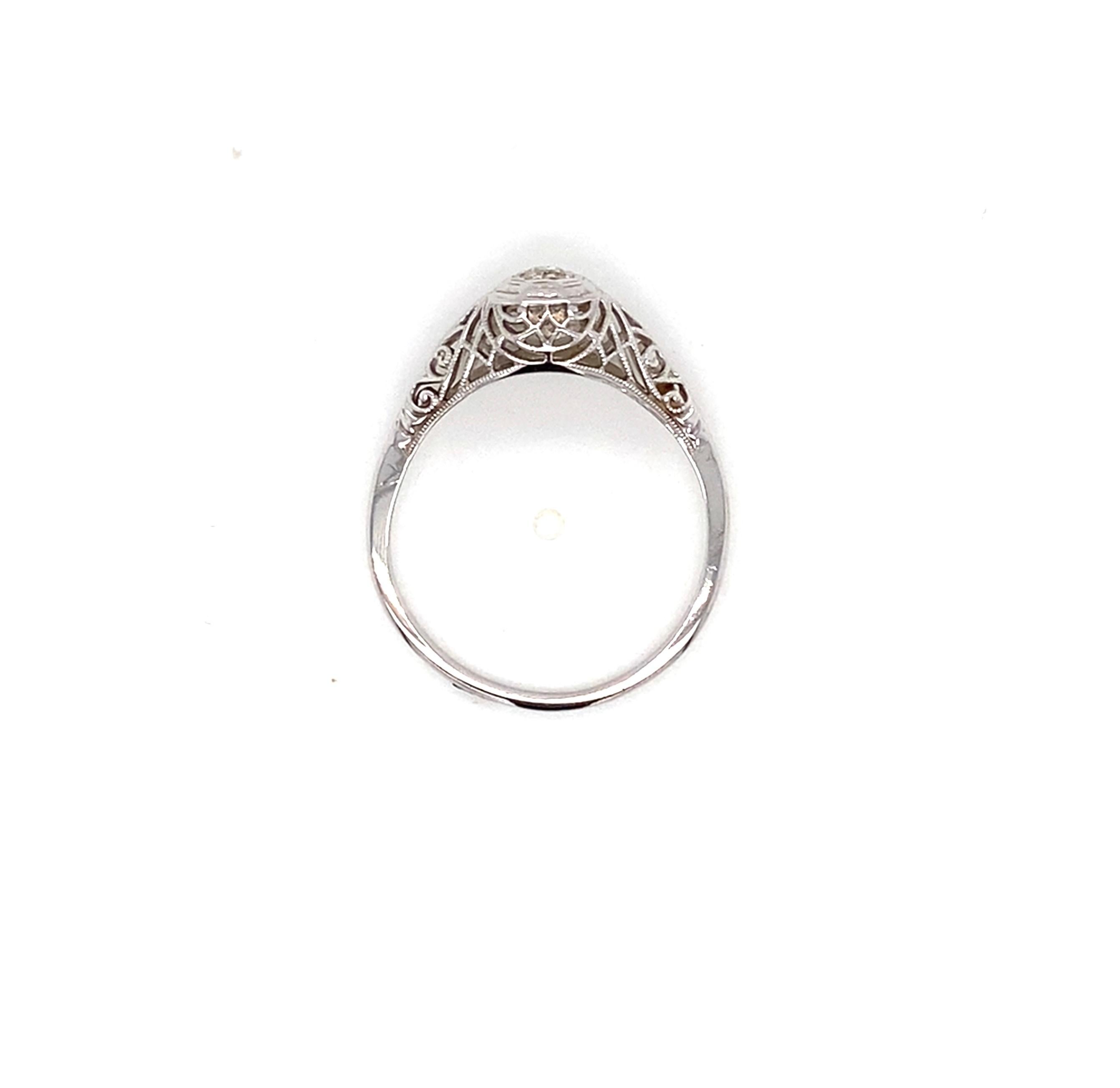 Anillo Vintage Art Decó Circa 1920s Filigrana de Diamantes Oro Blanco 14 Kilates en venta 1