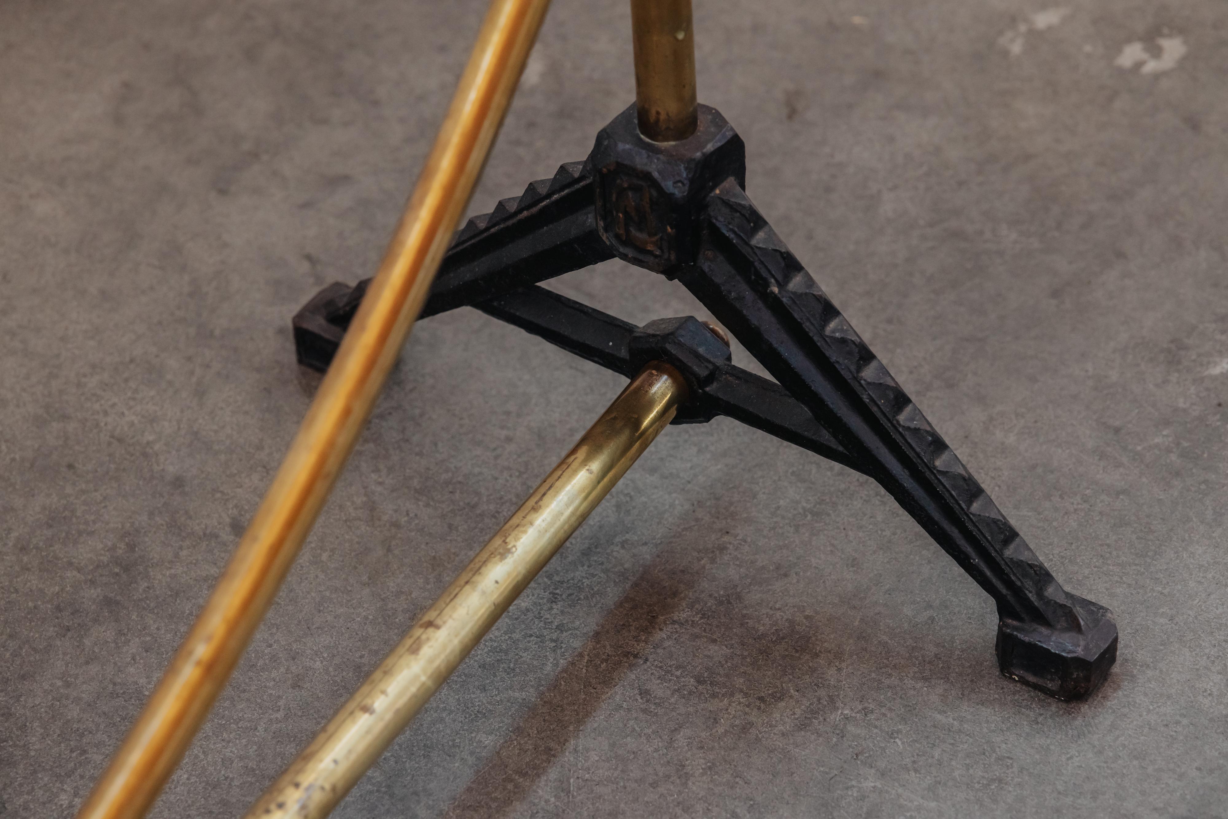 Ottone Stendibiancheria d'epoca in stile Art Déco proveniente dalla Francia, CIRCA 1940 in vendita
