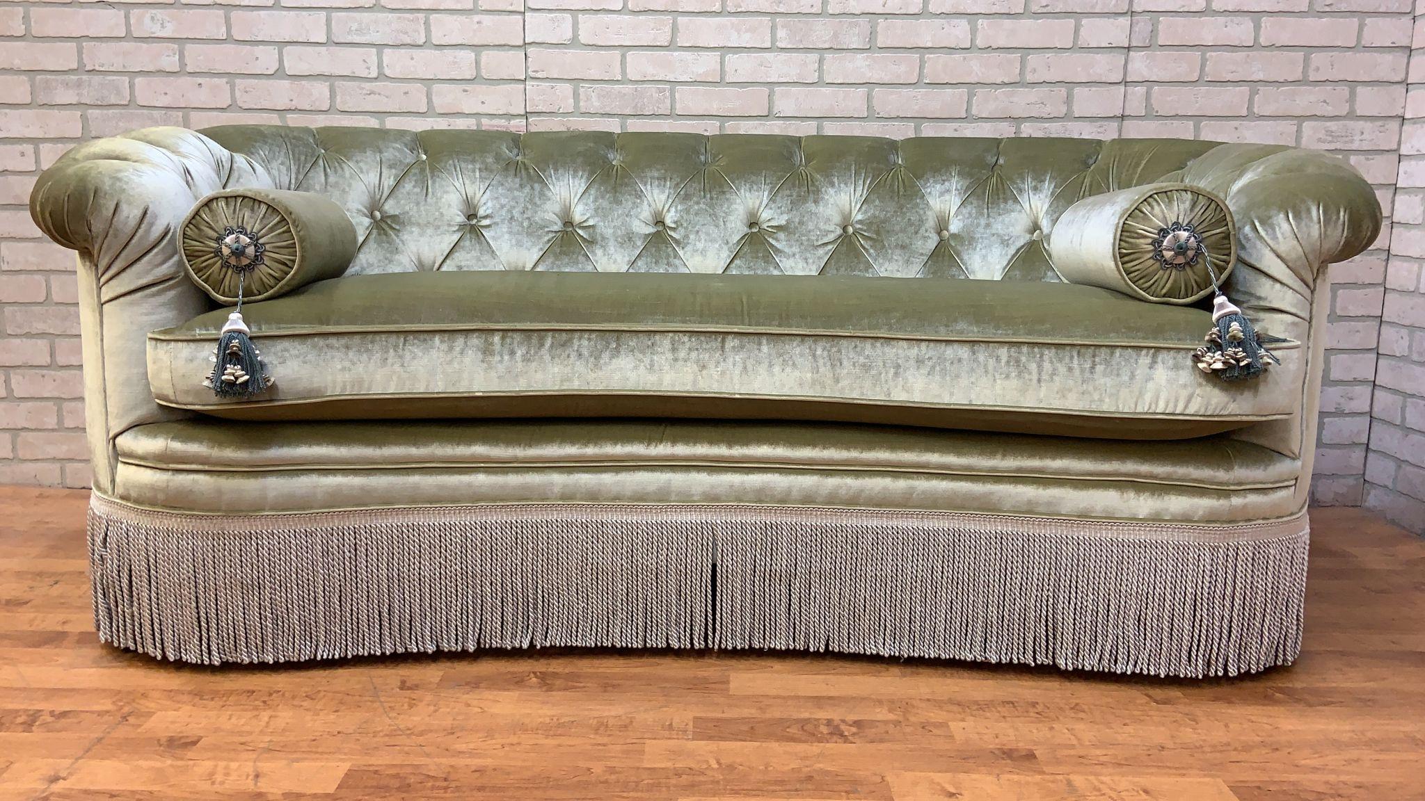 Vintage Art Deco Curved Back Tufted Fringe Silver Crushed Velvet Loveseat 

This amazing curved back Art Deco Tufted Fringe Silver Crushed Velvet Loveseat would be an amazing addition to any living space. The loveseat comes with two silver crushed