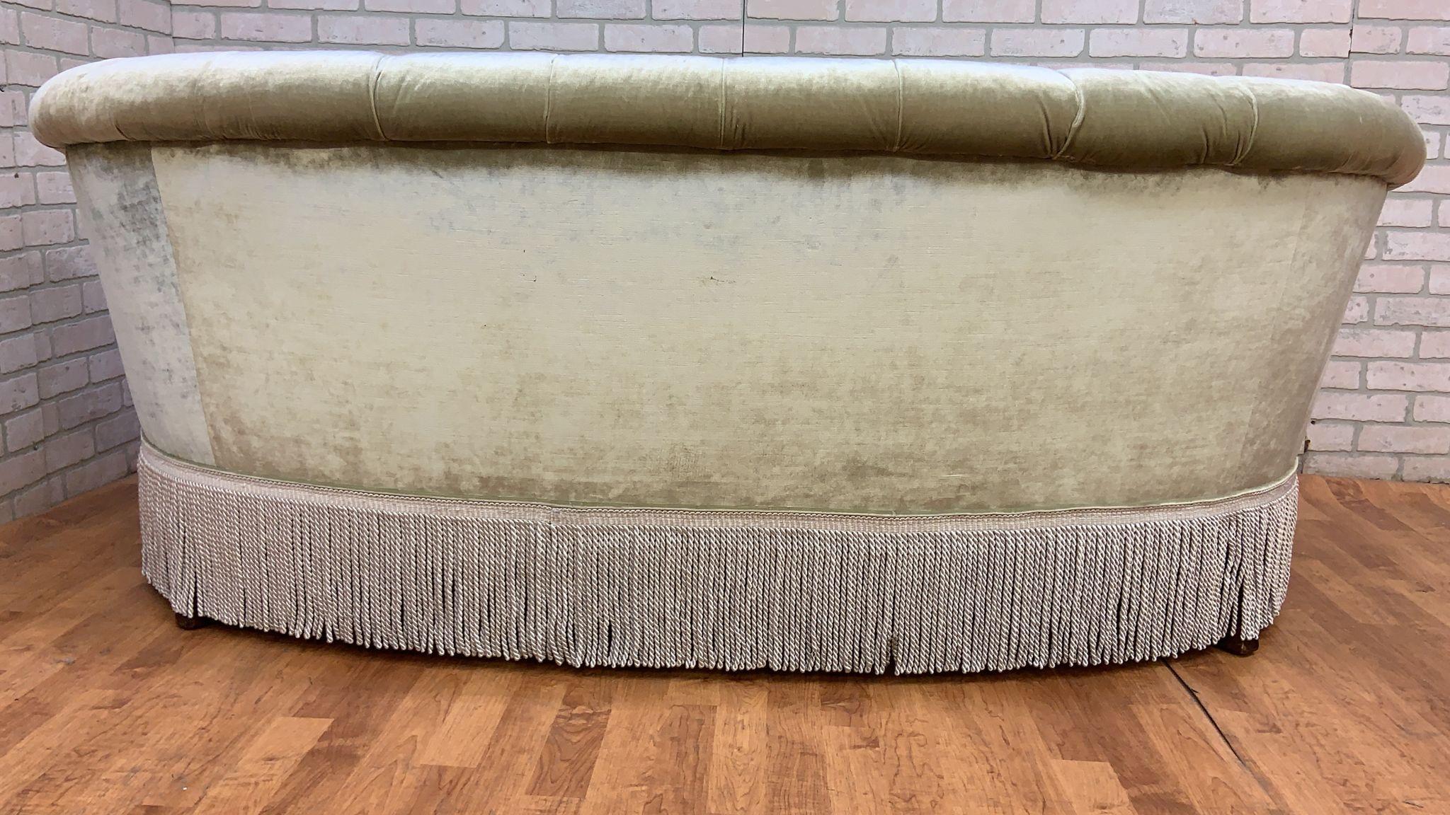 Vintage Art Deco Curved Back Tufted Fringe Silver Crushed Velvet Loveseat In Good Condition In Chicago, IL