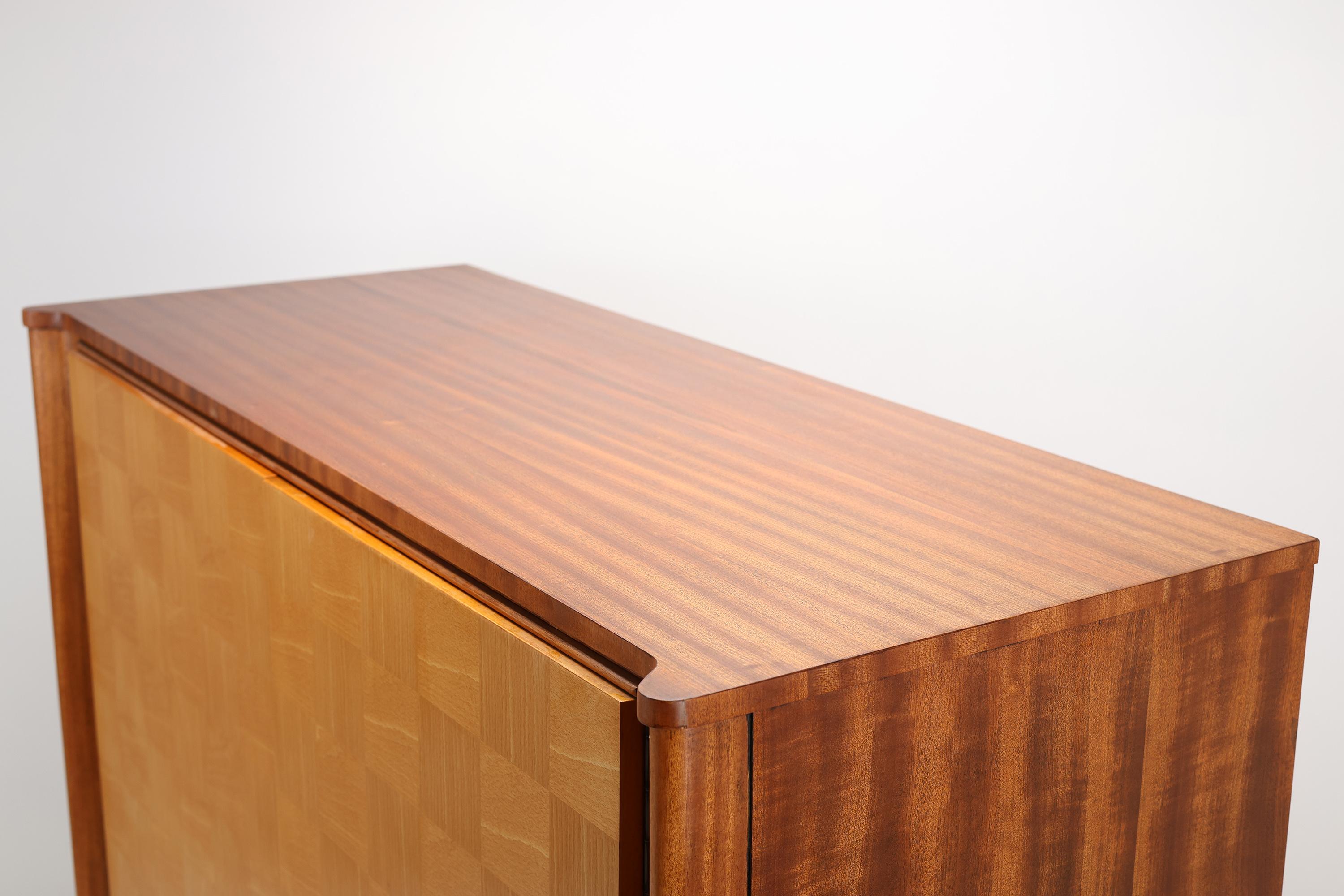 20th Century Vintage Art Deco Czech Sideboard in the Style of Jindřich Halabala For Sale